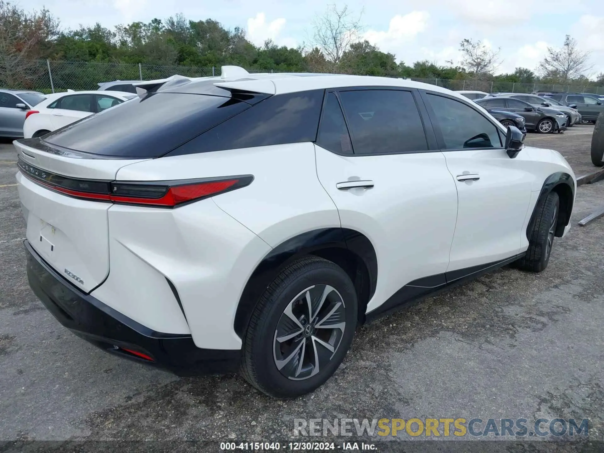 4 fotografías del automóvil dañado JTJABABB3RA002882 LEXUS RZ 300E 2024