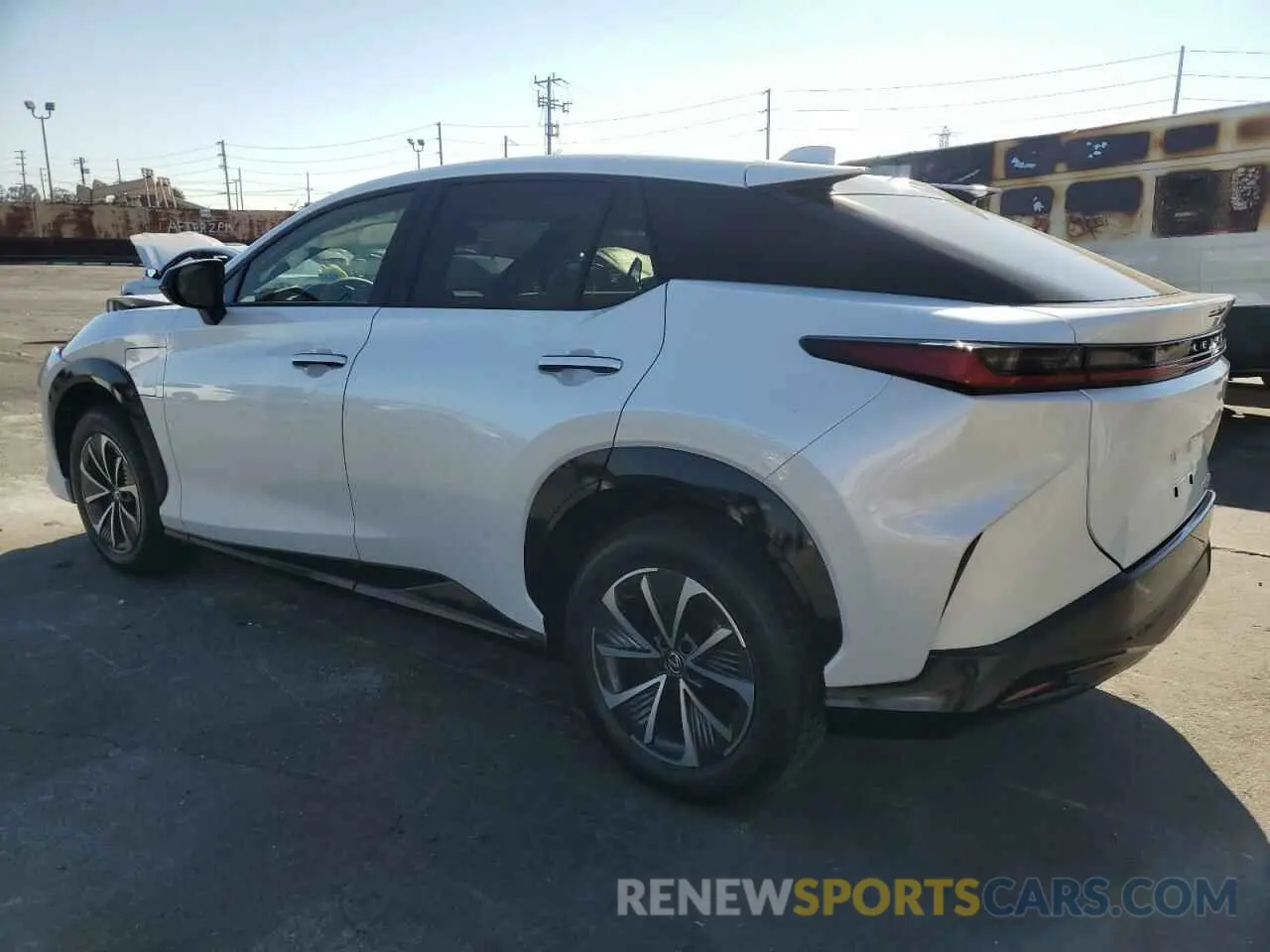 2 fotografías del automóvil dañado JTJABABB5RA005041 LEXUS RZ 300E 2024