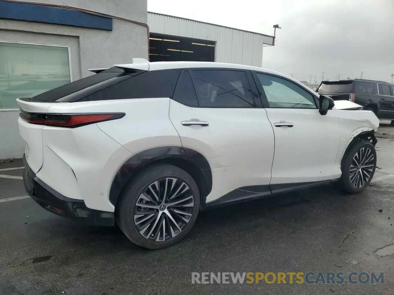 3 fotografías del automóvil dañado JTJAAAAB0PA012559 LEXUS RZ 450E 2023