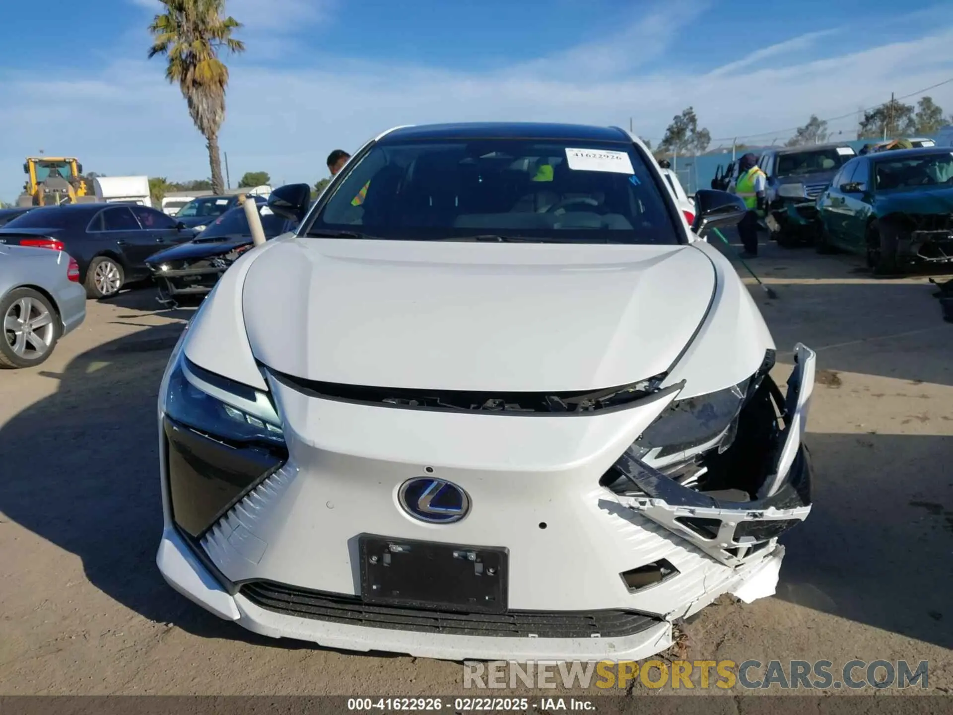 12 fotografías del automóvil dañado JTJAAAAB0PA018622 LEXUS RZ 450E 2023
