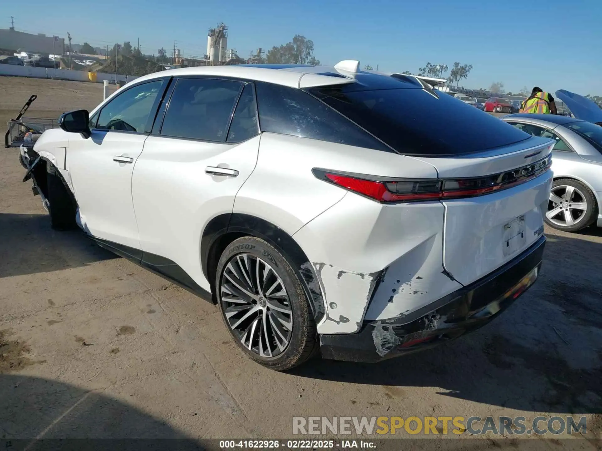 3 fotografías del automóvil dañado JTJAAAAB0PA018622 LEXUS RZ 450E 2023
