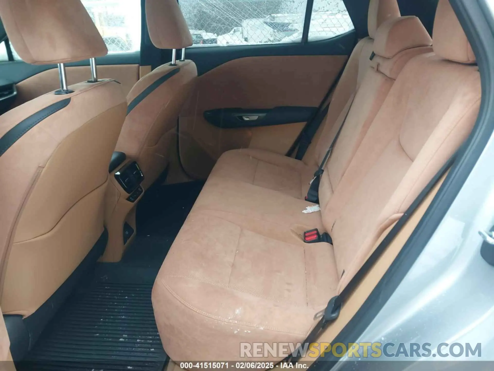 8 fotografías del automóvil dañado JTJAAAAB2PA014698 LEXUS RZ 450E 2023