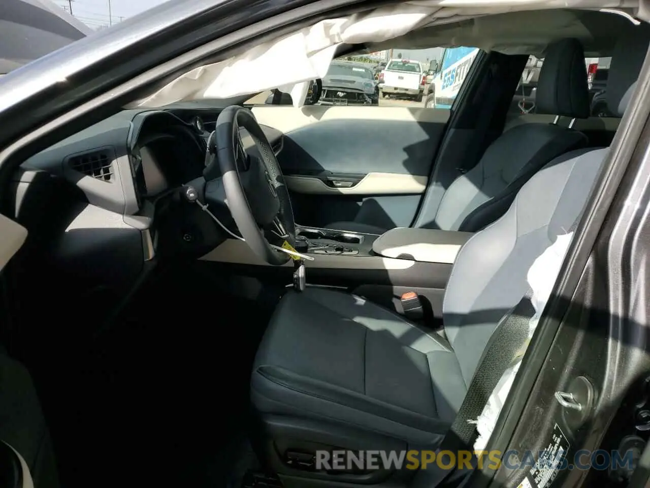 7 fotografías del automóvil dañado JTJAAAAB2PA017911 LEXUS RZ 450E 2023