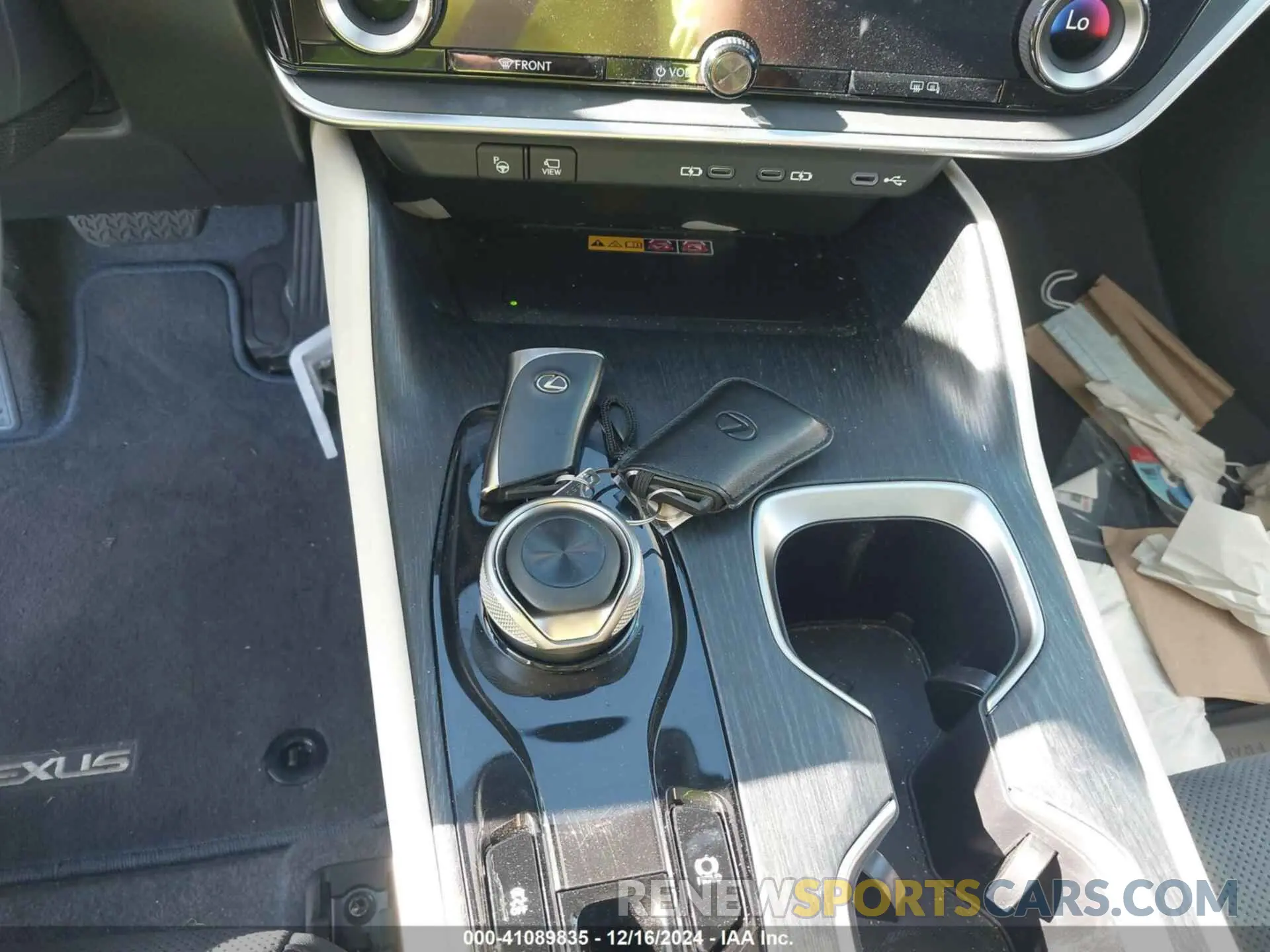 11 fotografías del automóvil dañado JTJAAAAB2PA020081 LEXUS RZ 450E 2023