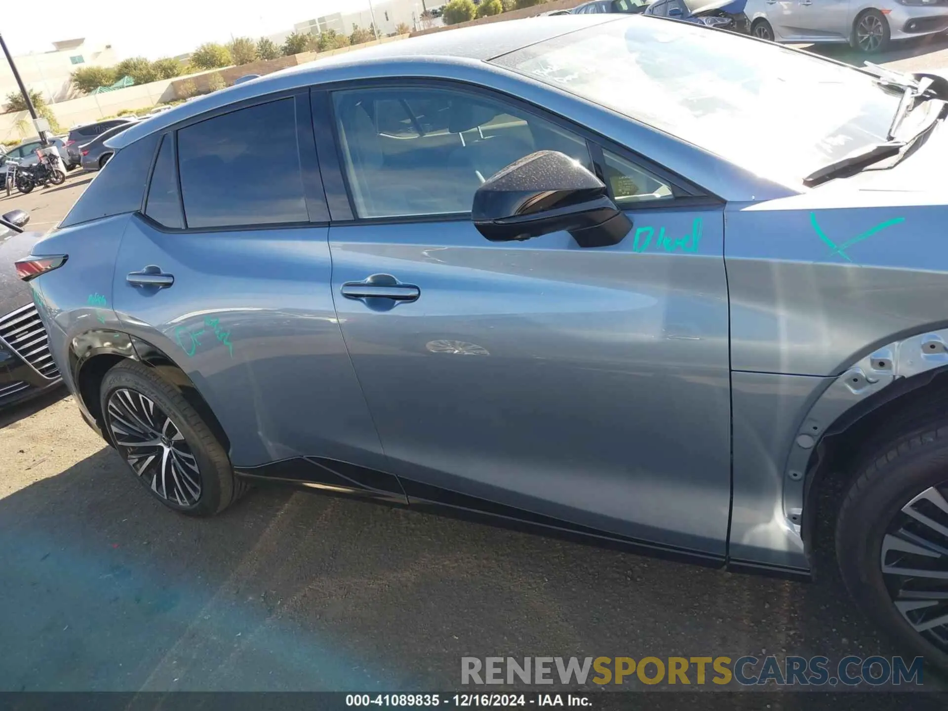 14 fotografías del automóvil dañado JTJAAAAB2PA020081 LEXUS RZ 450E 2023