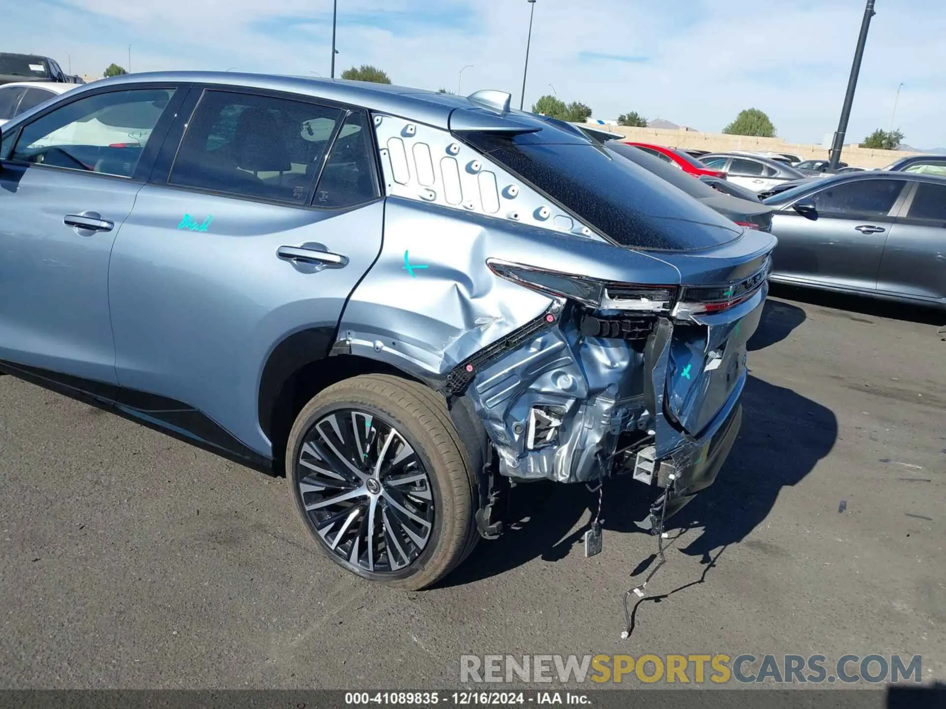 3 fotografías del automóvil dañado JTJAAAAB2PA020081 LEXUS RZ 450E 2023