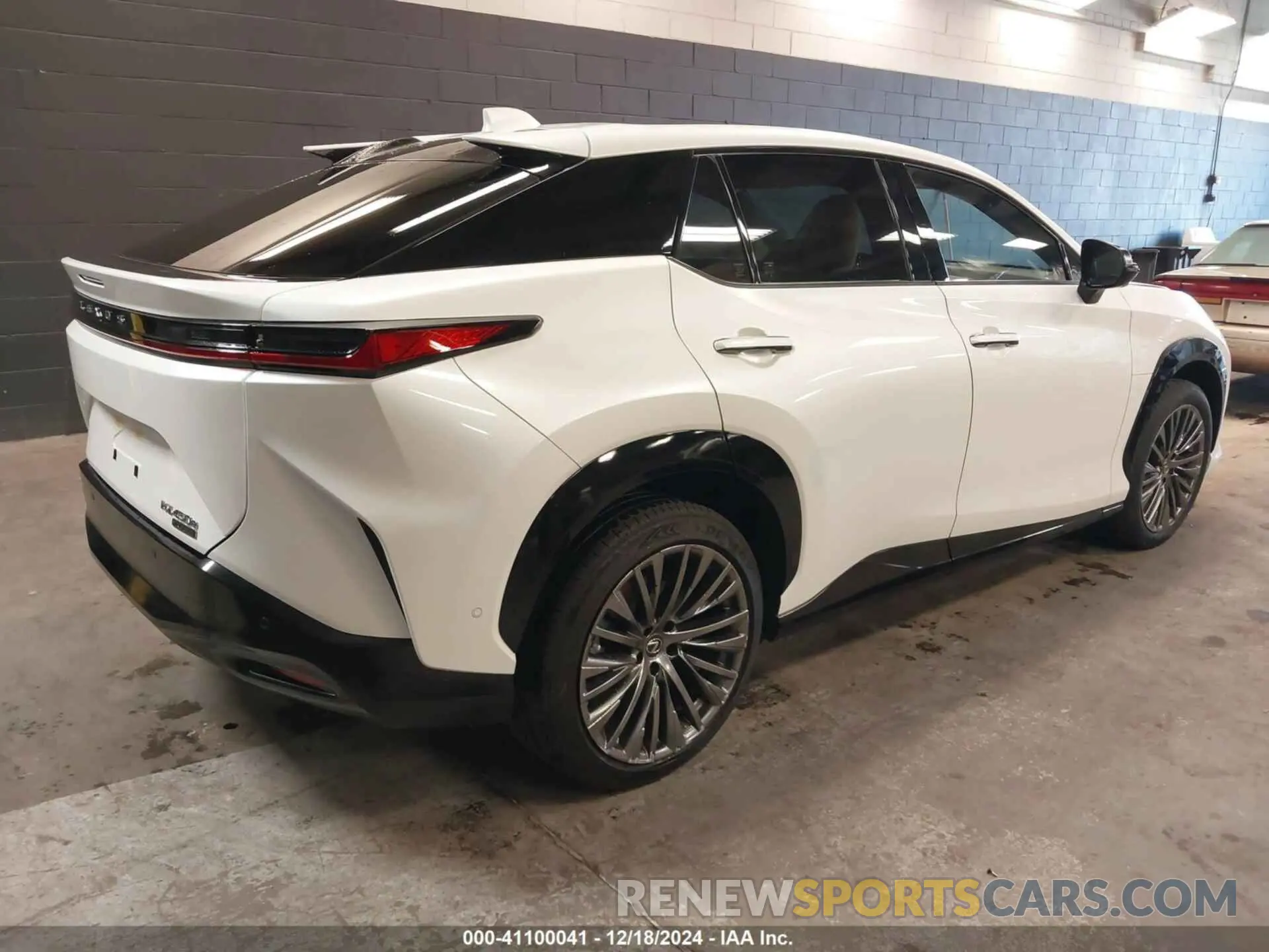 4 fotografías del automóvil dañado JTJAAAAB4PA008627 LEXUS RZ 450E 2023