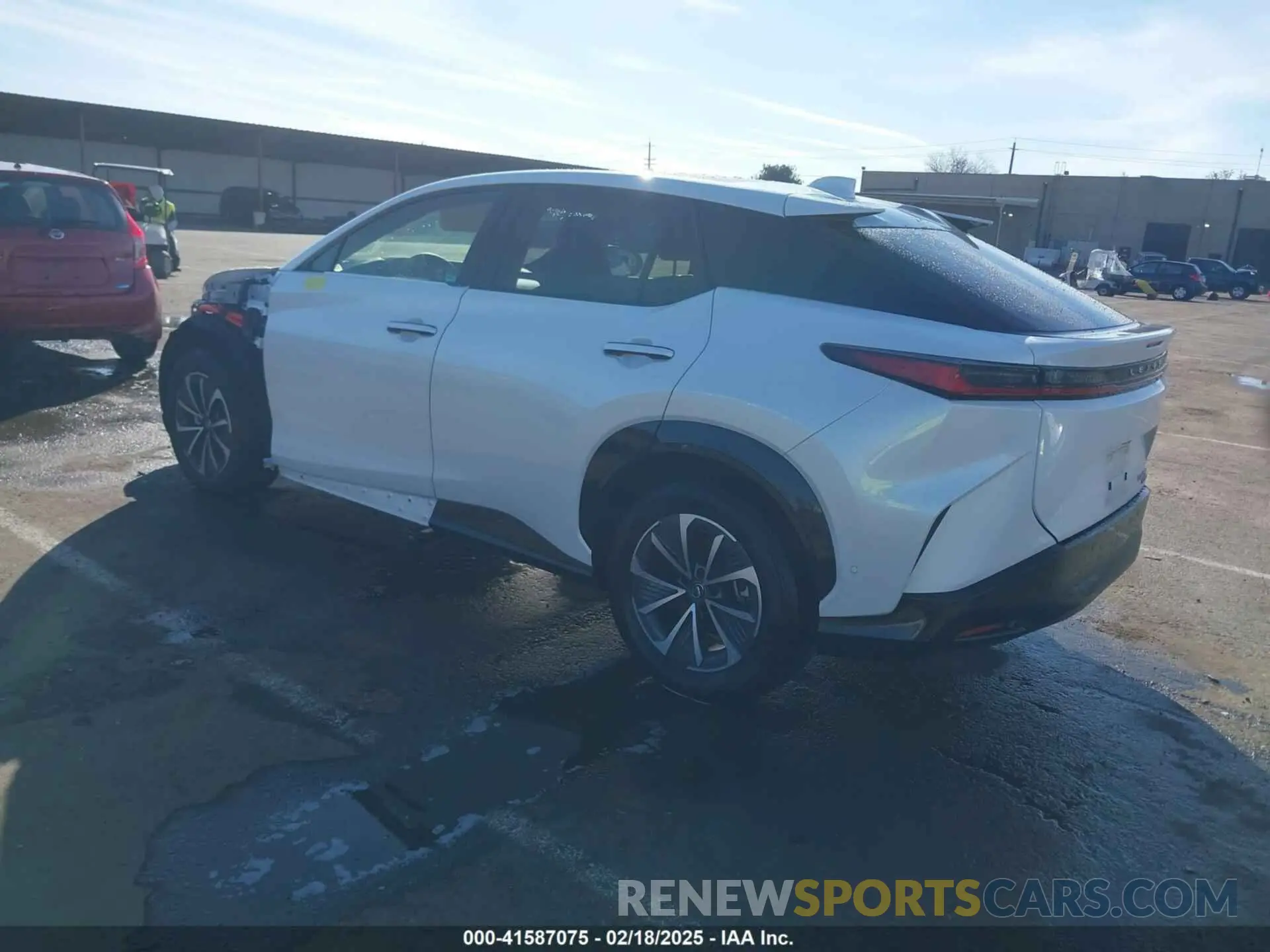 3 fotografías del automóvil dañado JTJAAAAB6PA021010 LEXUS RZ 450E 2023