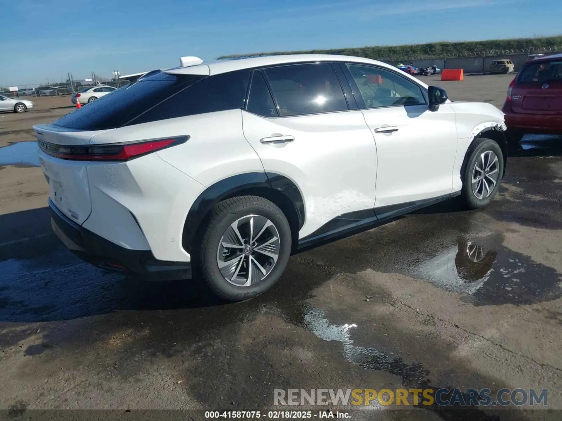 4 fotografías del automóvil dañado JTJAAAAB6PA021010 LEXUS RZ 450E 2023