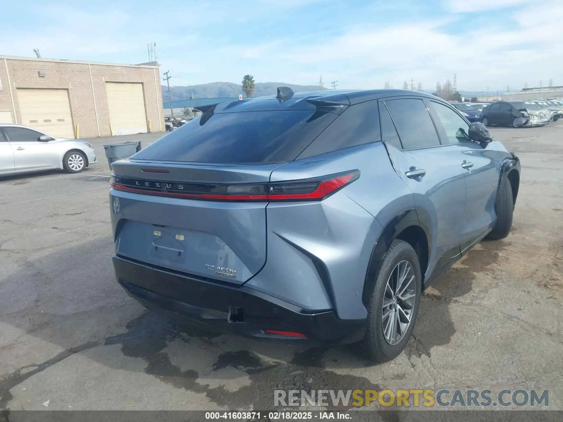 4 fotografías del automóvil dañado JTJAAAAB8PA009330 LEXUS RZ 450E 2023