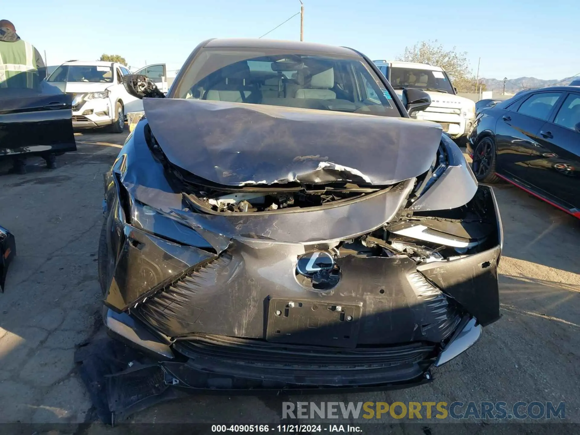 13 fotografías del automóvil dañado JTJAAAABXPA006588 LEXUS RZ 450E 2023