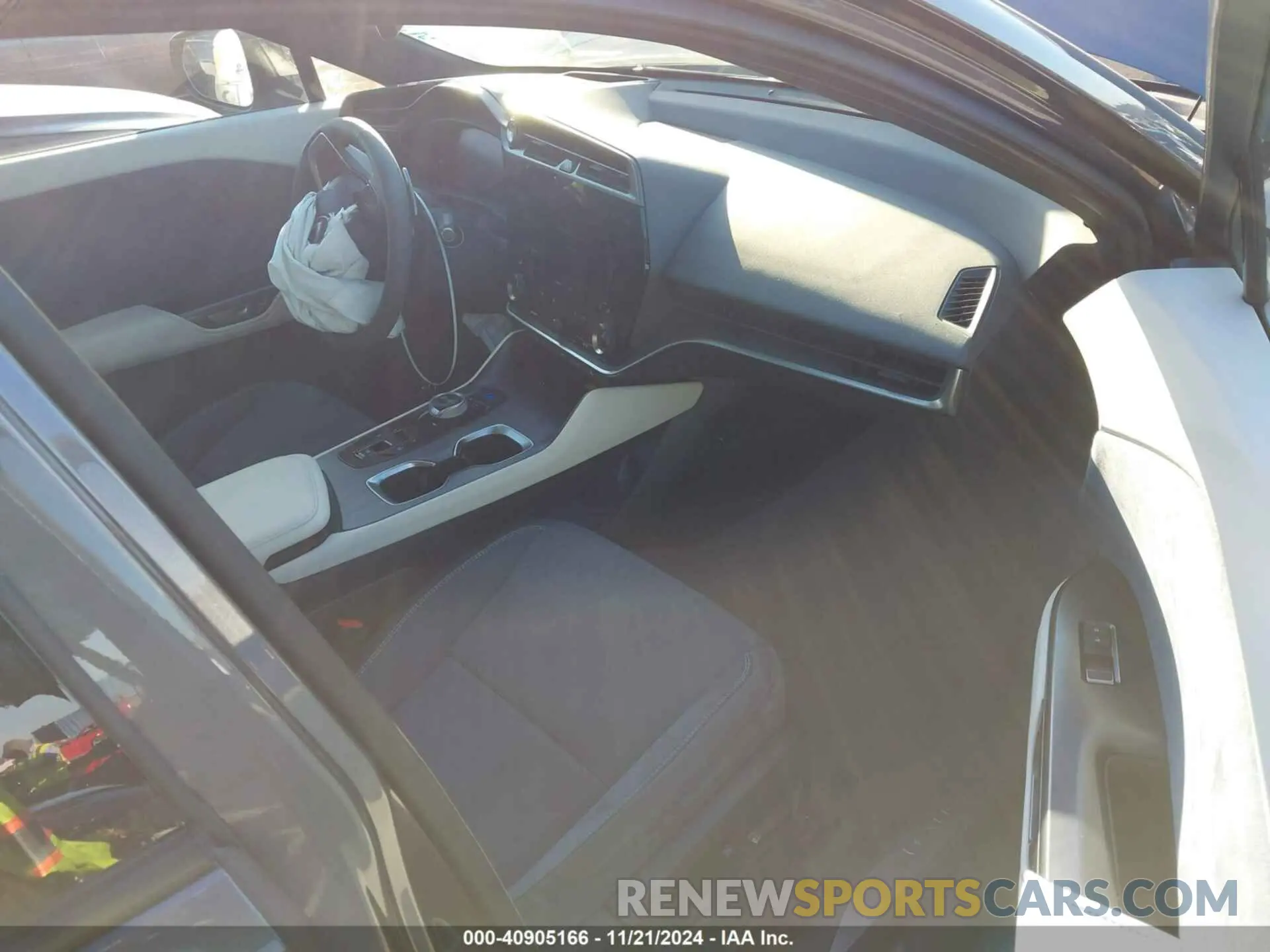 5 fotografías del automóvil dañado JTJAAAABXPA006588 LEXUS RZ 450E 2023