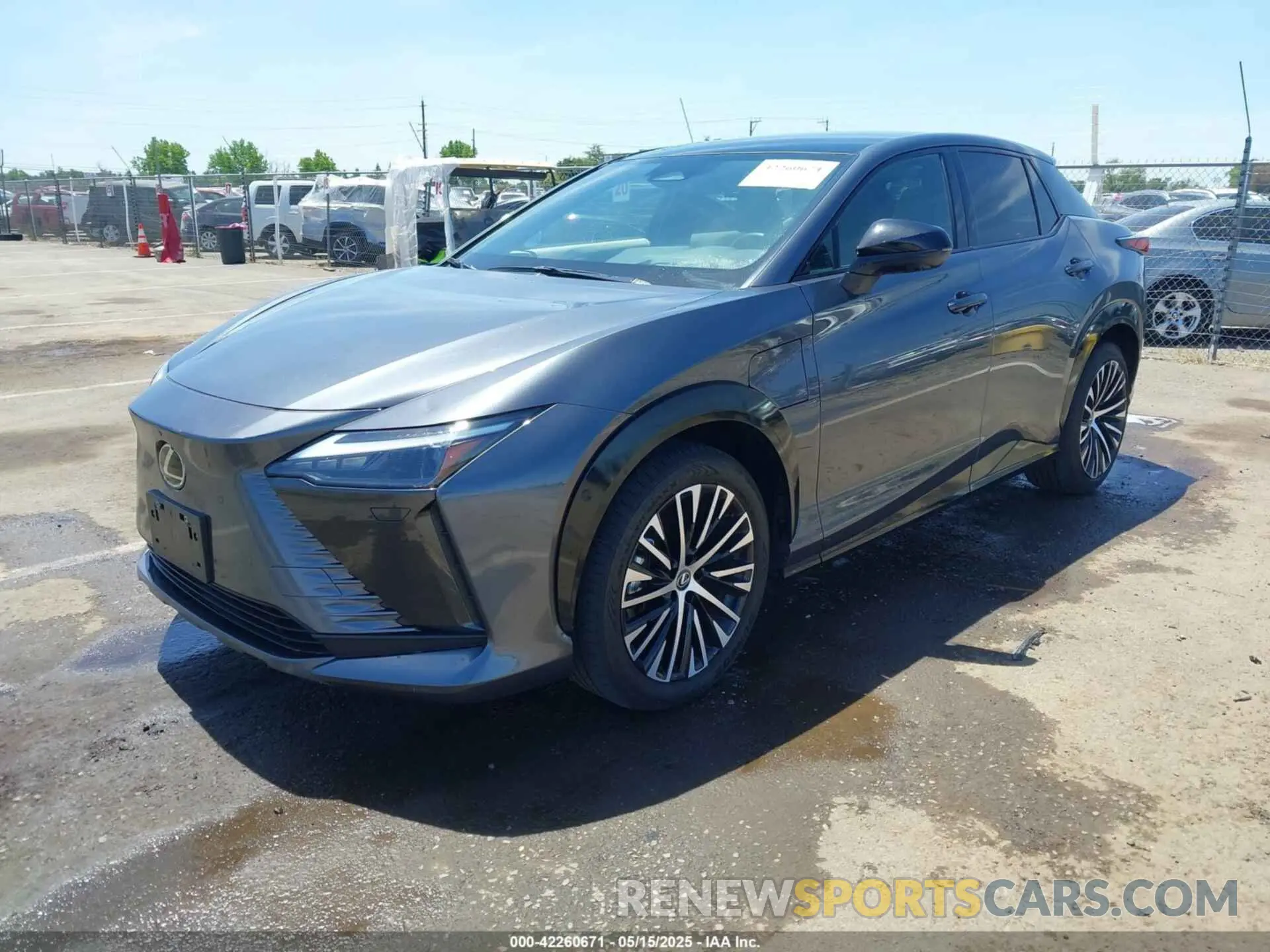 2 fotografías del automóvil dañado JTJAAAABXPA020300 LEXUS RZ 450E 2023