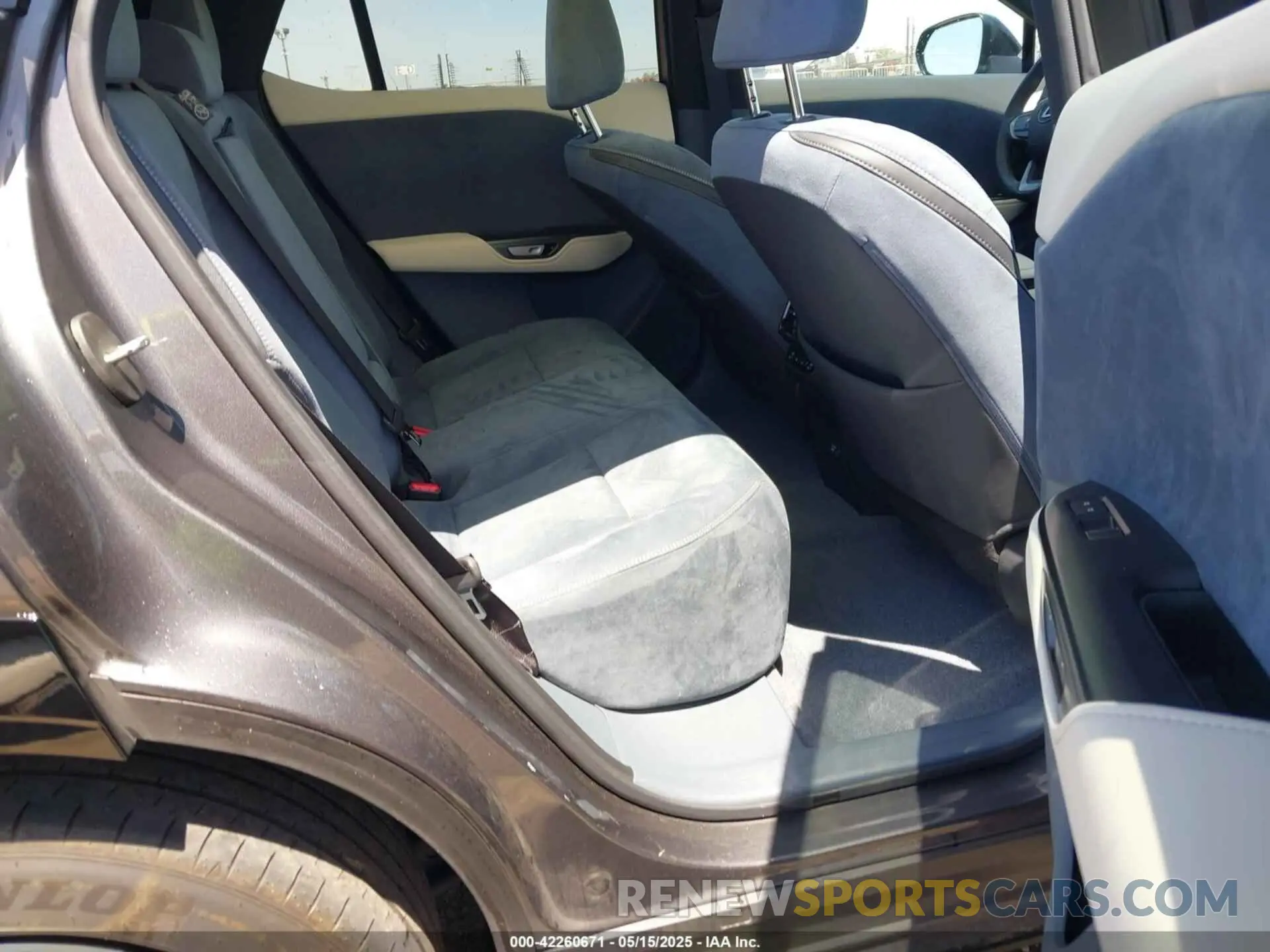 8 fotografías del automóvil dañado JTJAAAABXPA020300 LEXUS RZ 450E 2023
