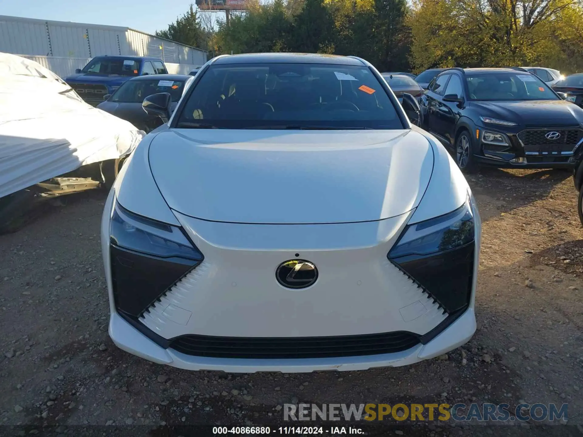 12 fotografías del automóvil dañado JTJAAAABXPA022340 LEXUS RZ 450E 2023