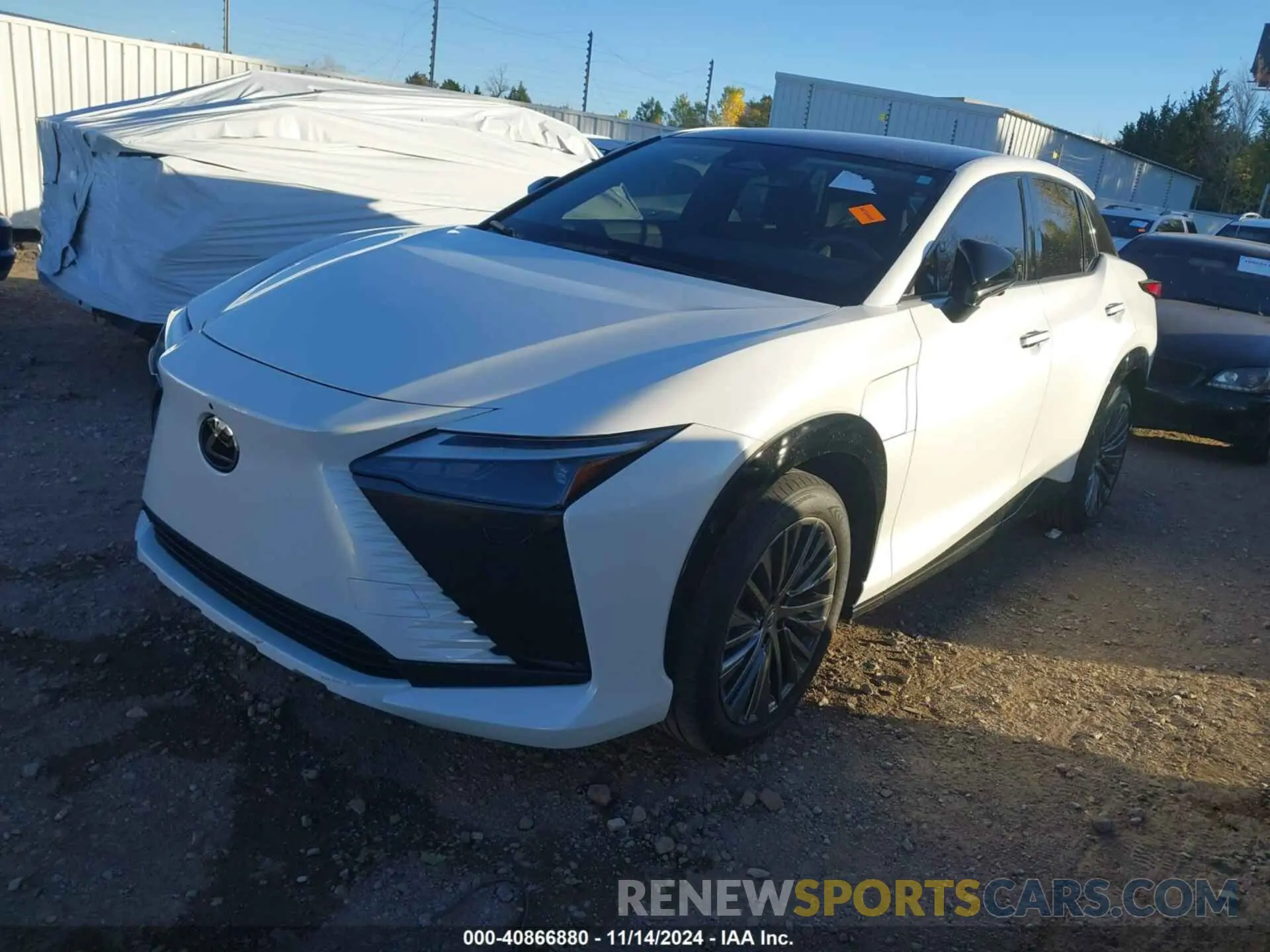2 fotografías del automóvil dañado JTJAAAABXPA022340 LEXUS RZ 450E 2023