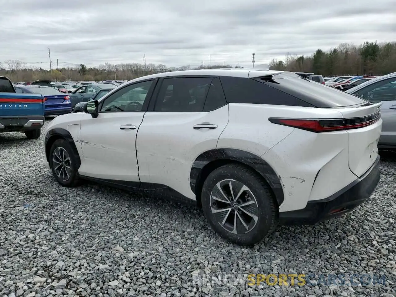 2 fotografías del automóvil dañado JTJAAAAB6RA024377 LEXUS RZ 450E 2024