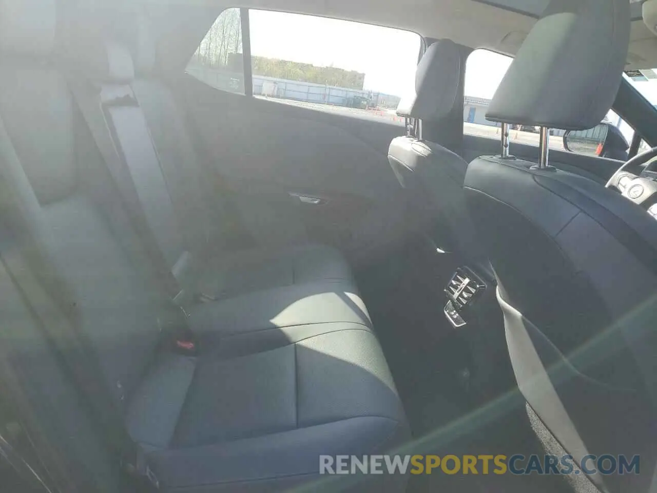 10 fotografías del automóvil dañado JTJAAAAB7RA025151 LEXUS RZ 450E 2024