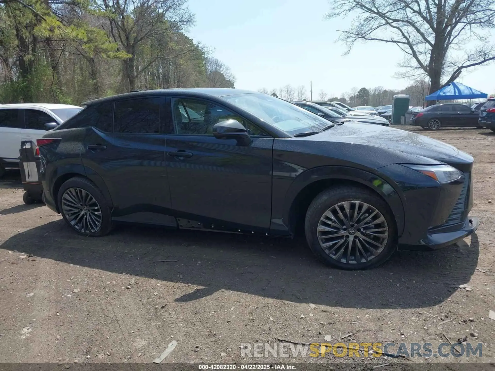 13 fotografías del automóvil dañado JTJAAAABXRA023751 LEXUS RZ 450E 2024