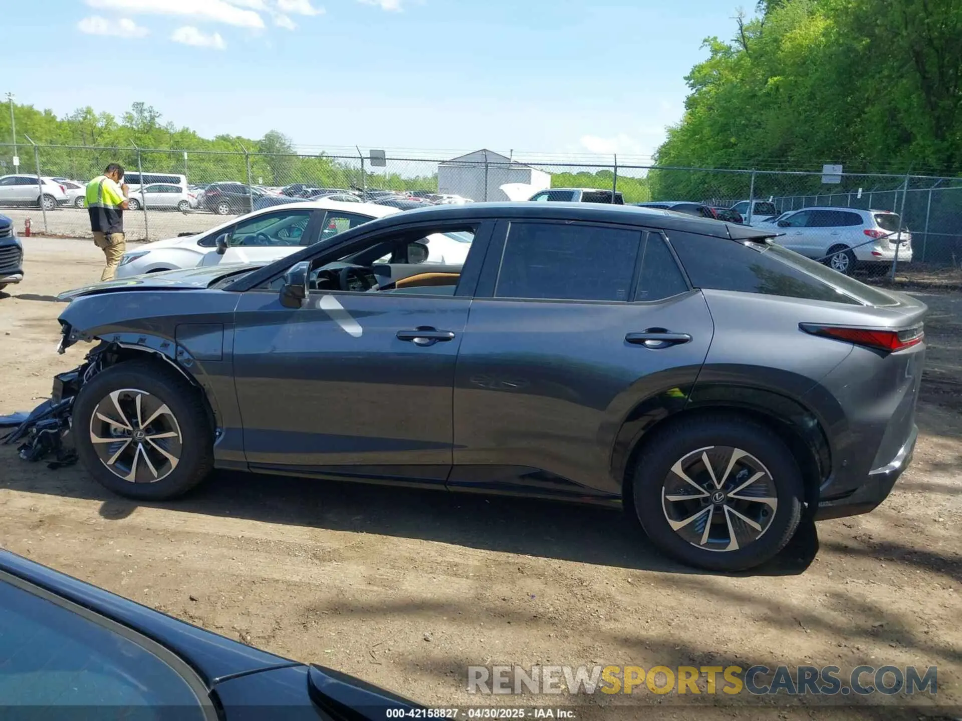 14 fotografías del automóvil dañado JTJAAAAB0SA028625 LEXUS RZ 450E 2025