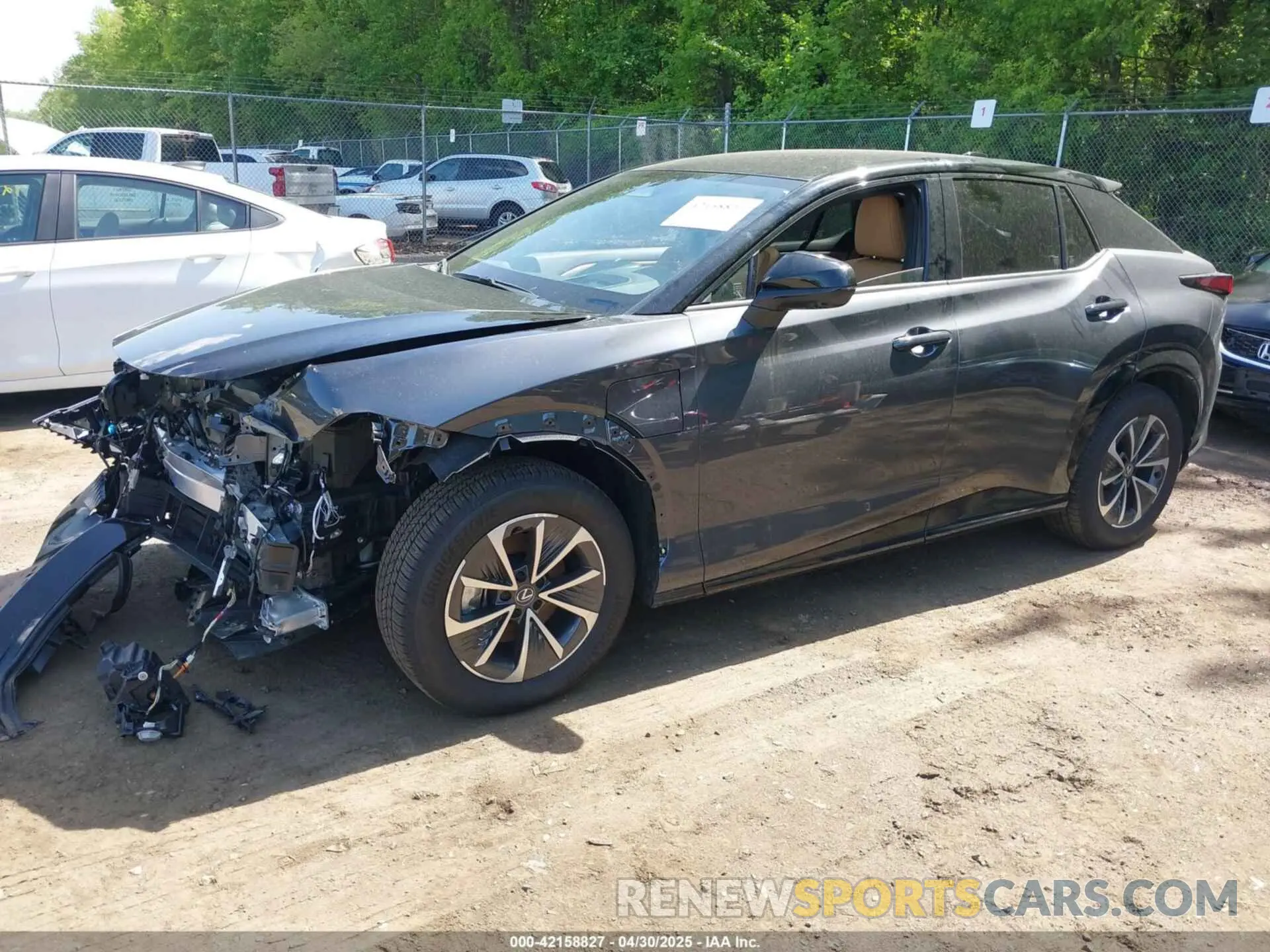 2 fotografías del automóvil dañado JTJAAAAB0SA028625 LEXUS RZ 450E 2025