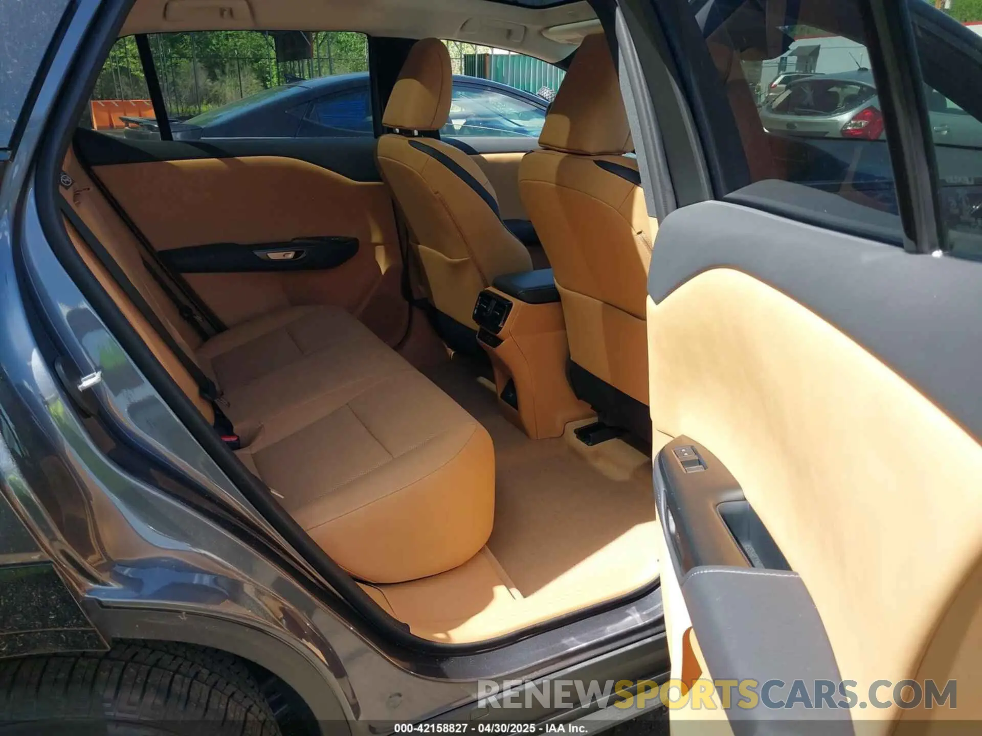 8 fotografías del automóvil dañado JTJAAAAB0SA028625 LEXUS RZ 450E 2025