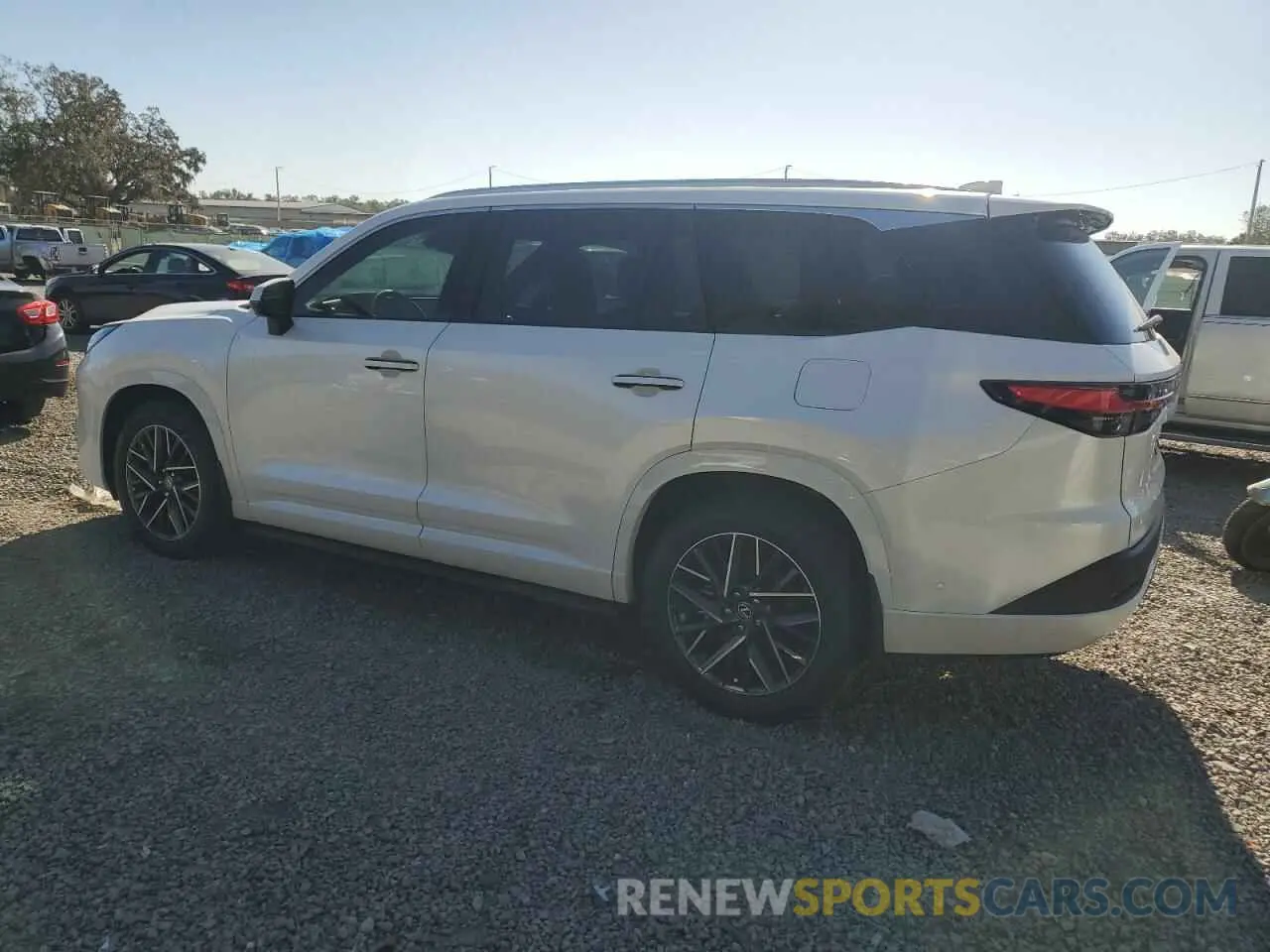 2 fotografías del automóvil dañado 5TDAAAA61RS006118 LEXUS TX 350 BAS 2024