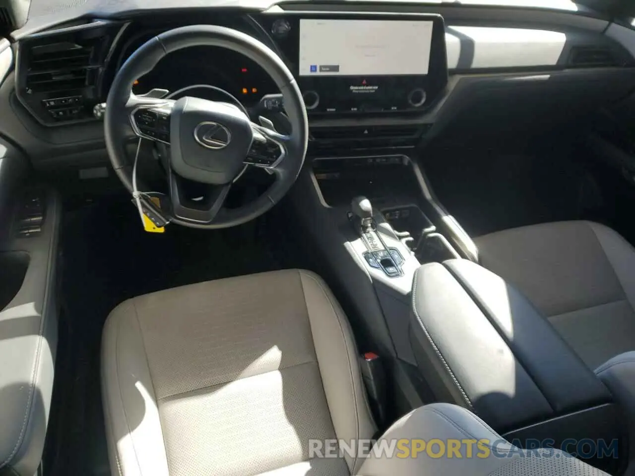 8 fotografías del automóvil dañado 5TDAAAA62RS001932 LEXUS TX 350 BAS 2024