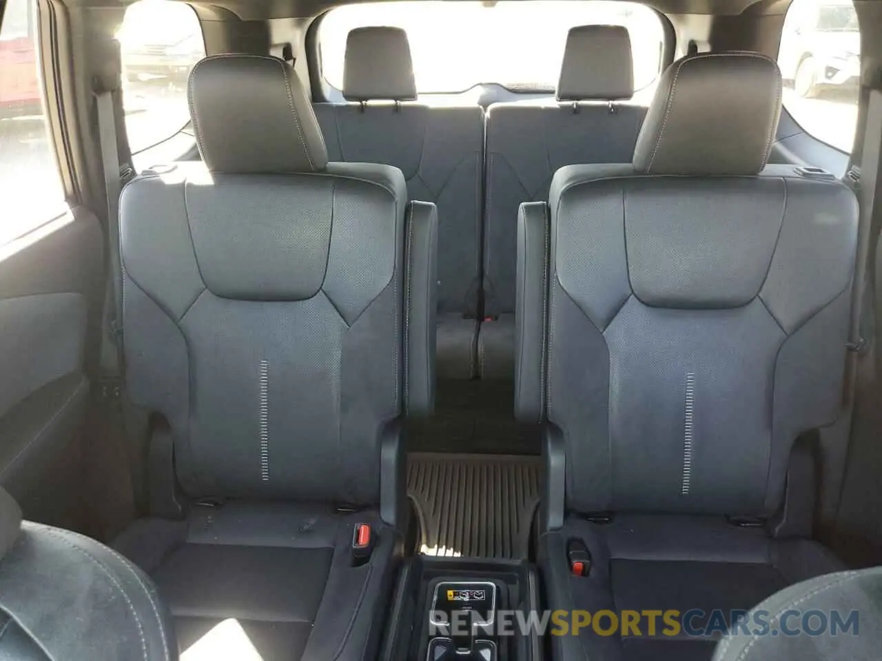 10 fotografías del automóvil dañado 5TDAAAB67RS000693 LEXUS TX 350 BAS 2024