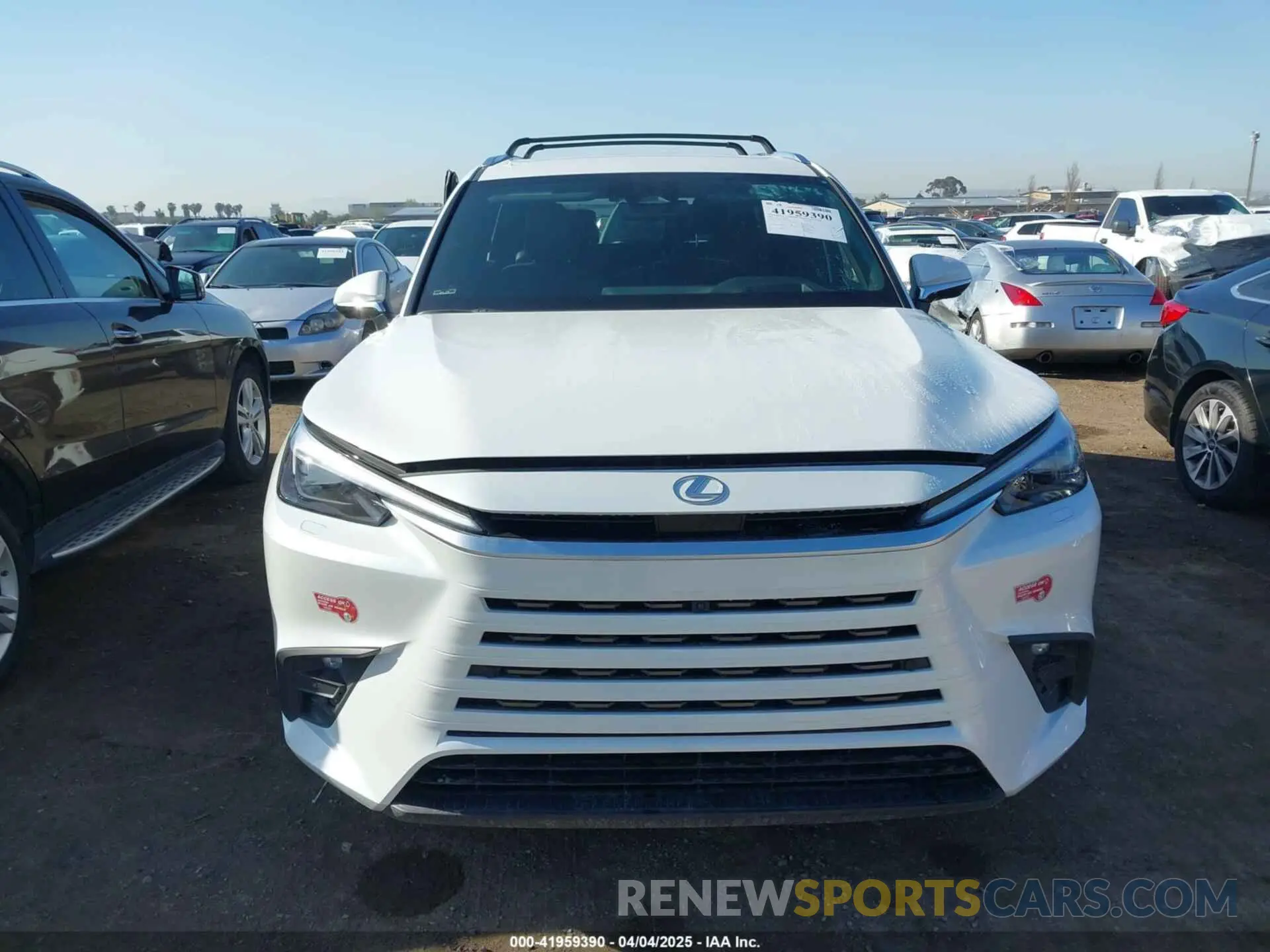 12 fotografías del automóvil dañado 5TDACAC67RS000413 LEXUS TX 550H+ 2024