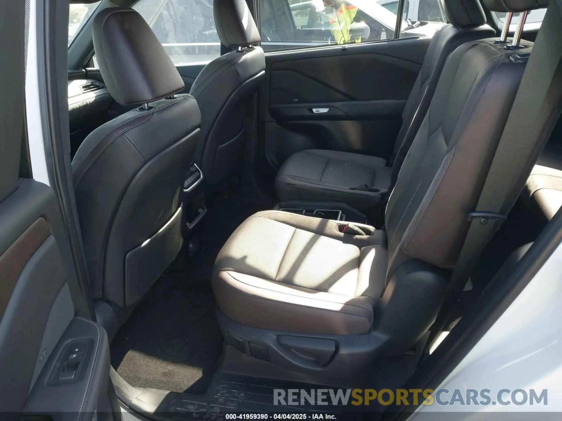 7 fotografías del automóvil dañado 5TDACAC67RS000413 LEXUS TX 550H+ 2024