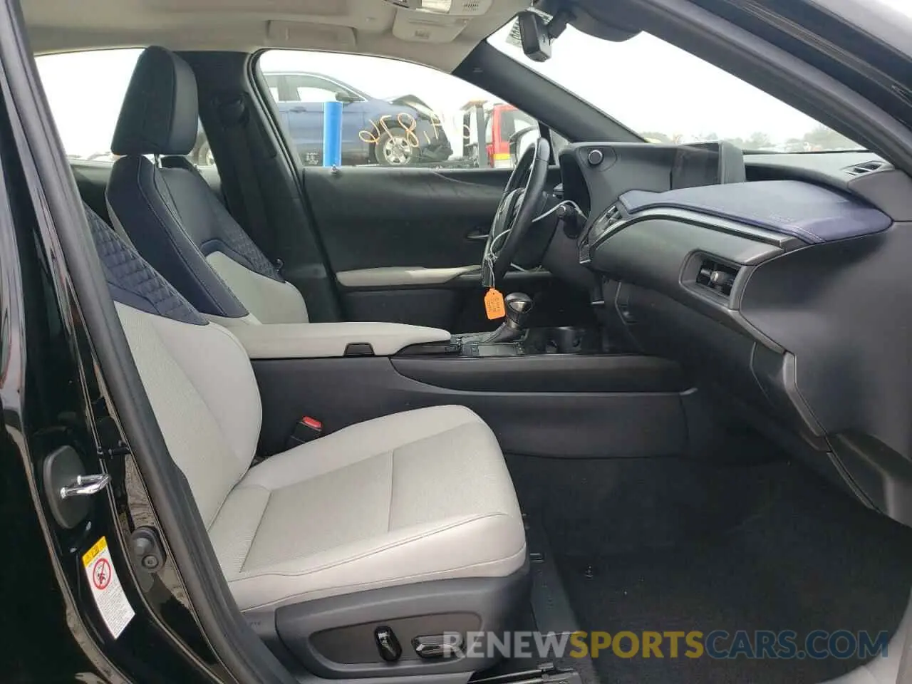 5 fotografías del automóvil dañado JTHY3JBH0K2001514 LEXUS UX 200 2019