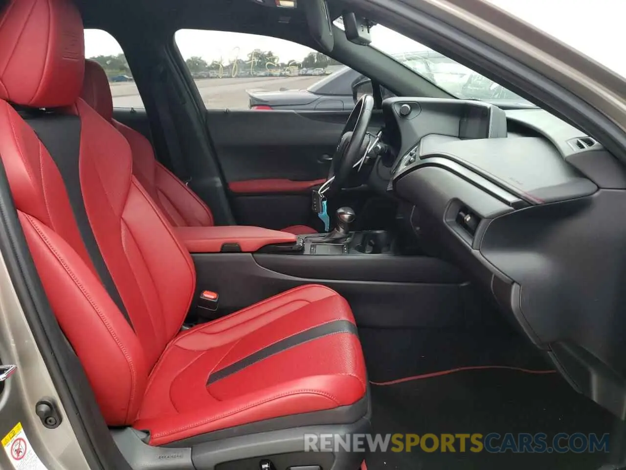 5 fotografías del automóvil dañado JTHY3JBH0K2006275 LEXUS UX 200 2019