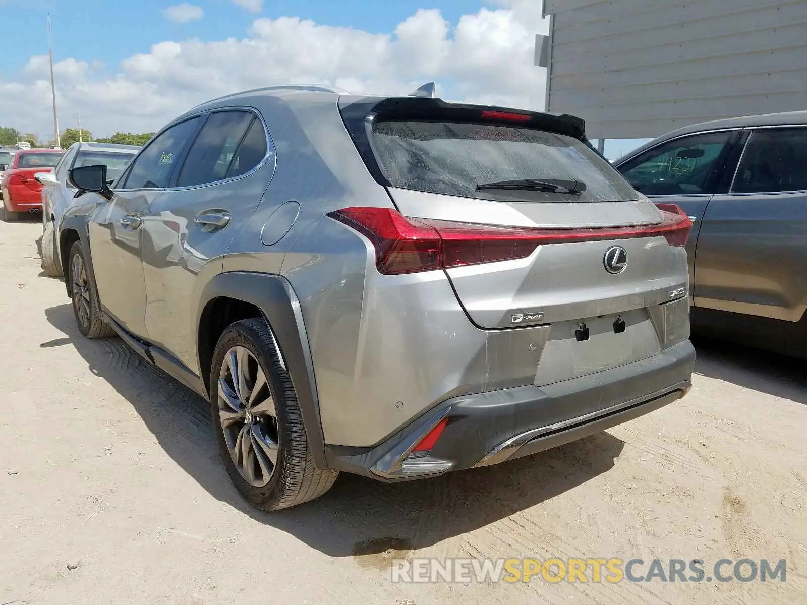 3 fotografías del automóvil dañado JTHY3JBH0K2009242 LEXUS UX 200 2019