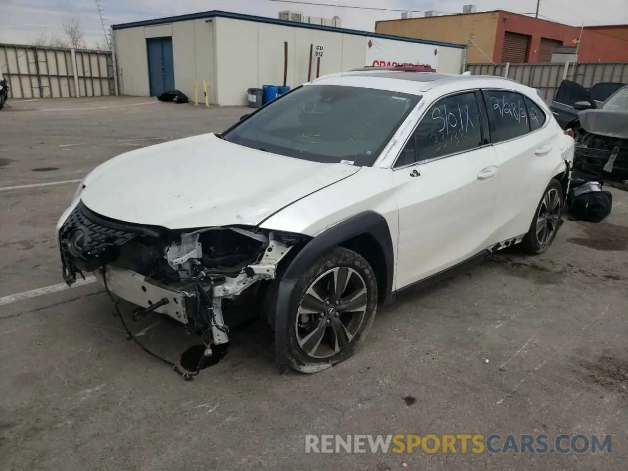 2 fotografías del automóvil dañado JTHY3JBH0K2013050 LEXUS UX 200 2019
