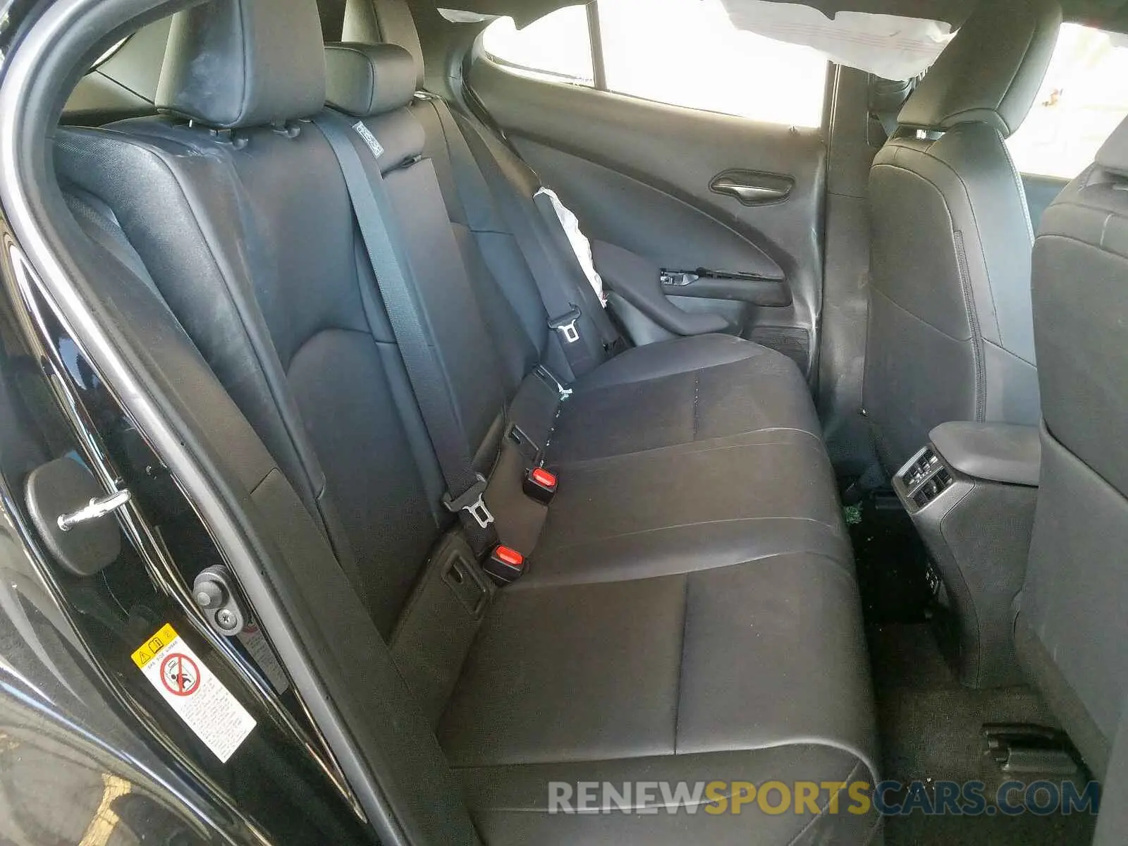 6 fotografías del automóvil dañado JTHY3JBH0K2014456 LEXUS UX 200 2019