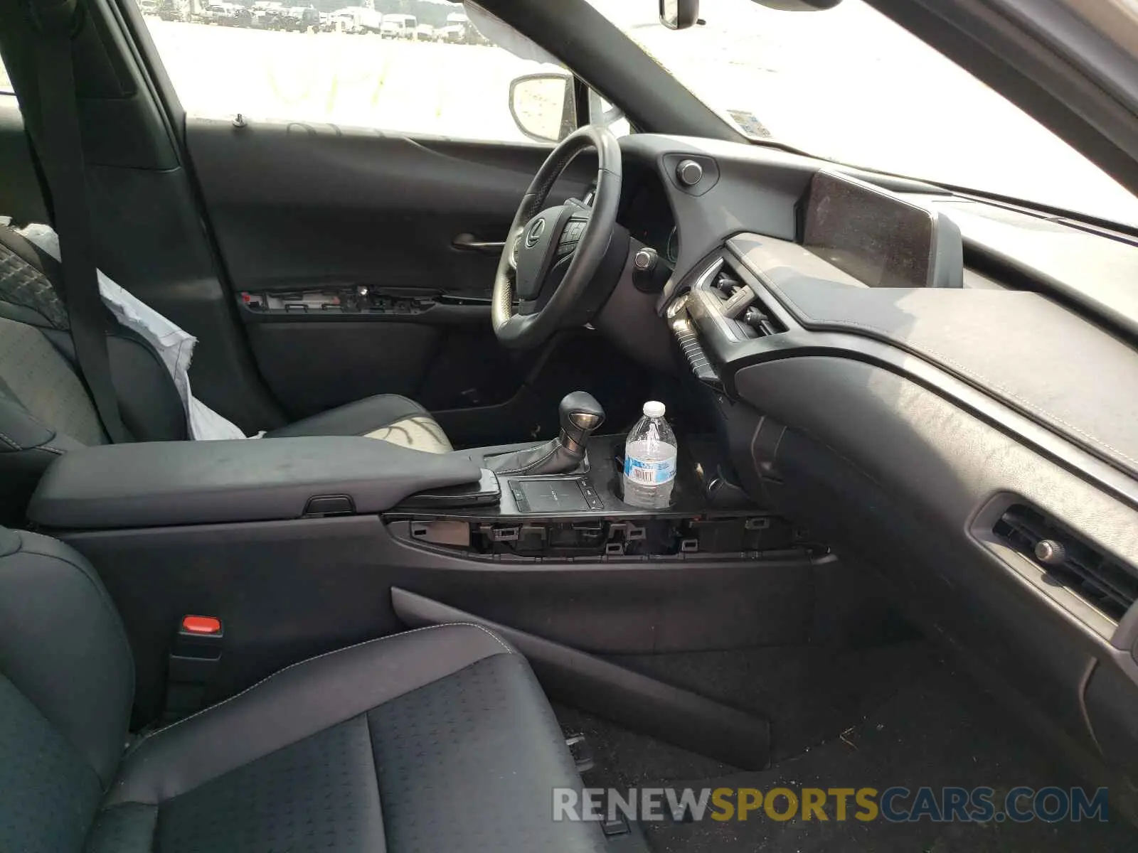 5 fotografías del automóvil dañado JTHY3JBH0K2016613 LEXUS UX 200 2019