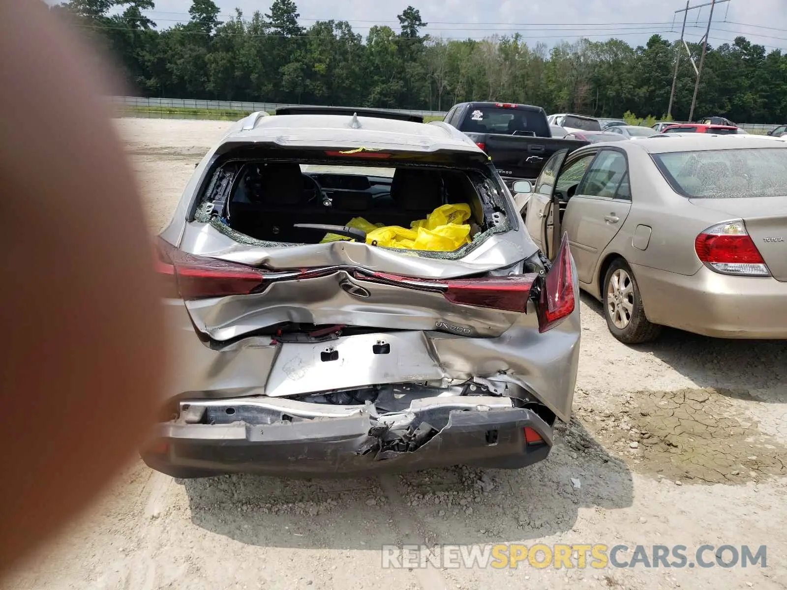 9 fotografías del automóvil dañado JTHY3JBH0K2016613 LEXUS UX 200 2019