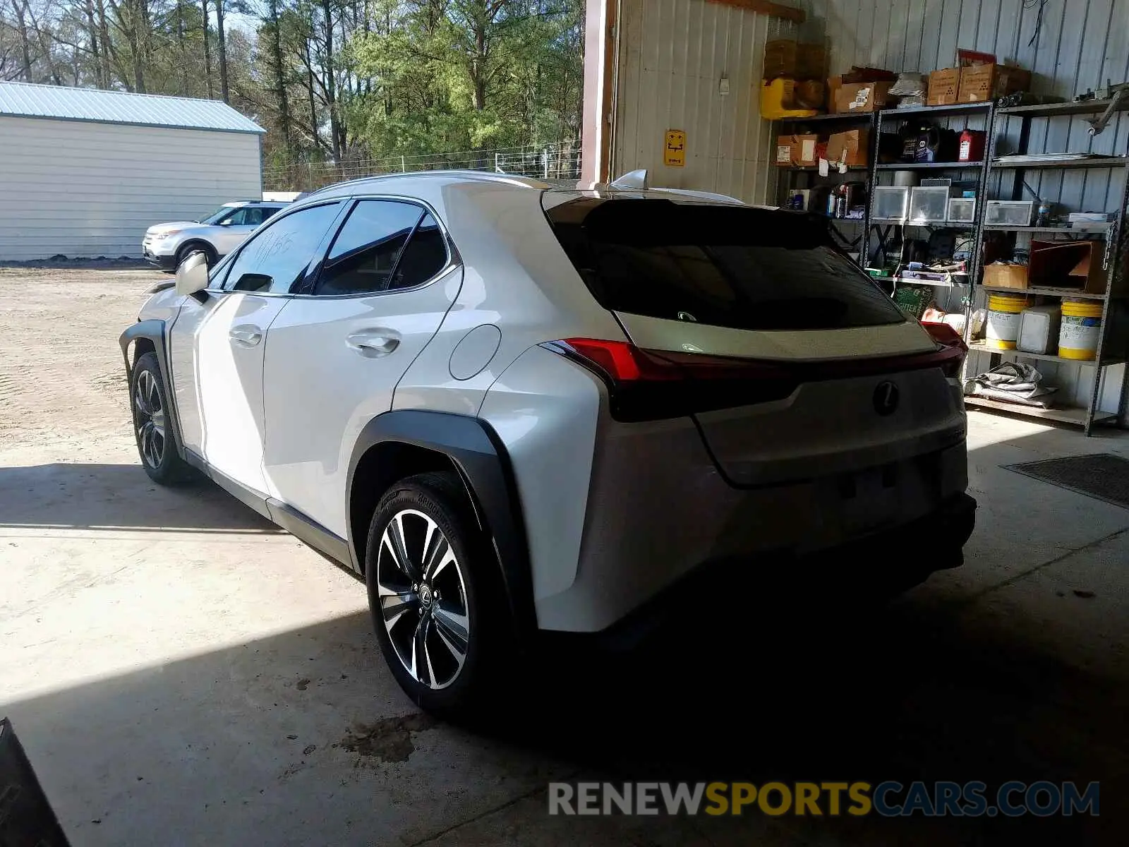 3 fotografías del automóvil dañado JTHY3JBH1K2001229 LEXUS UX 200 2019
