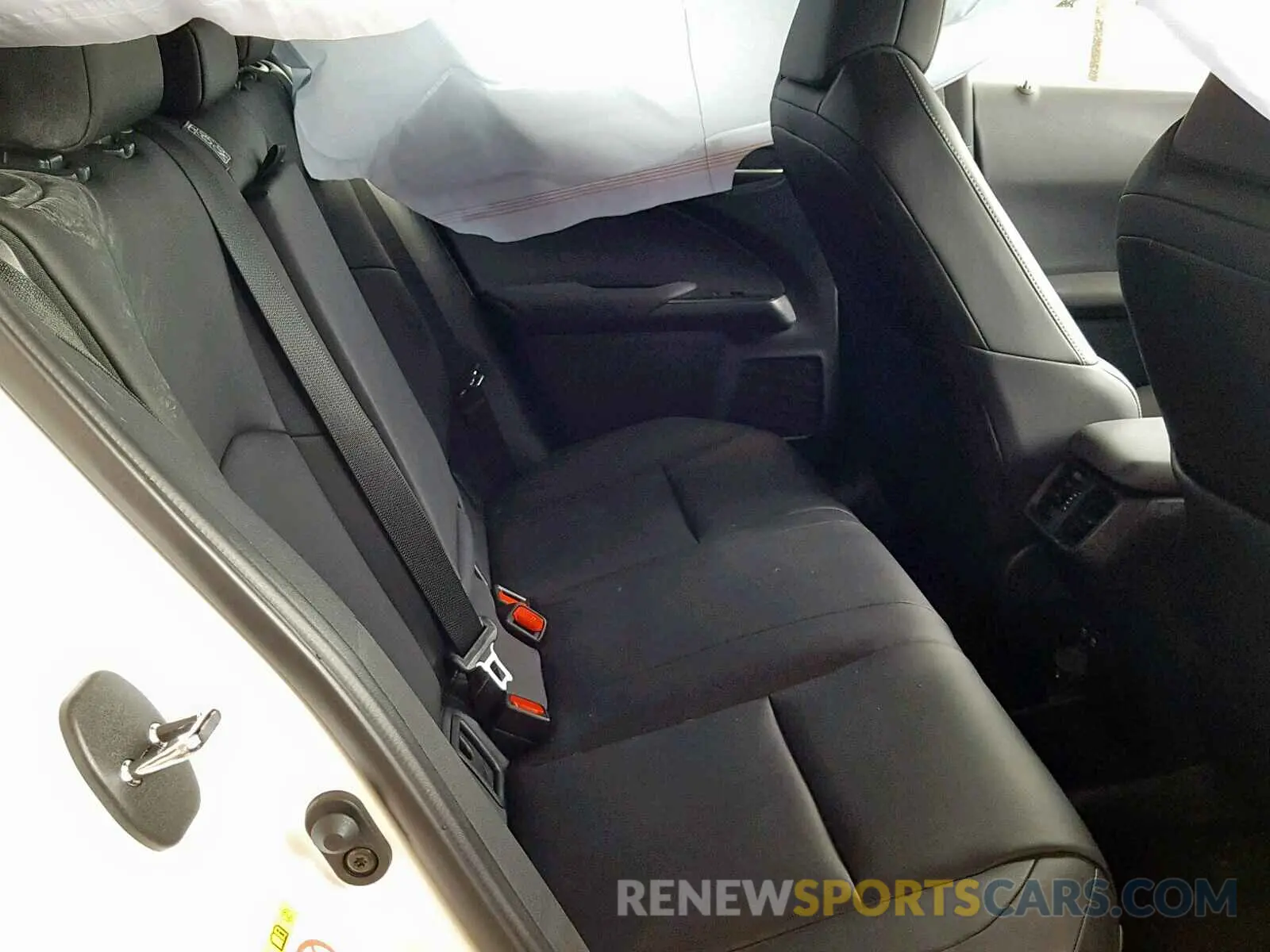 6 fotografías del automóvil dañado JTHY3JBH1K2001862 LEXUS UX 200 2019