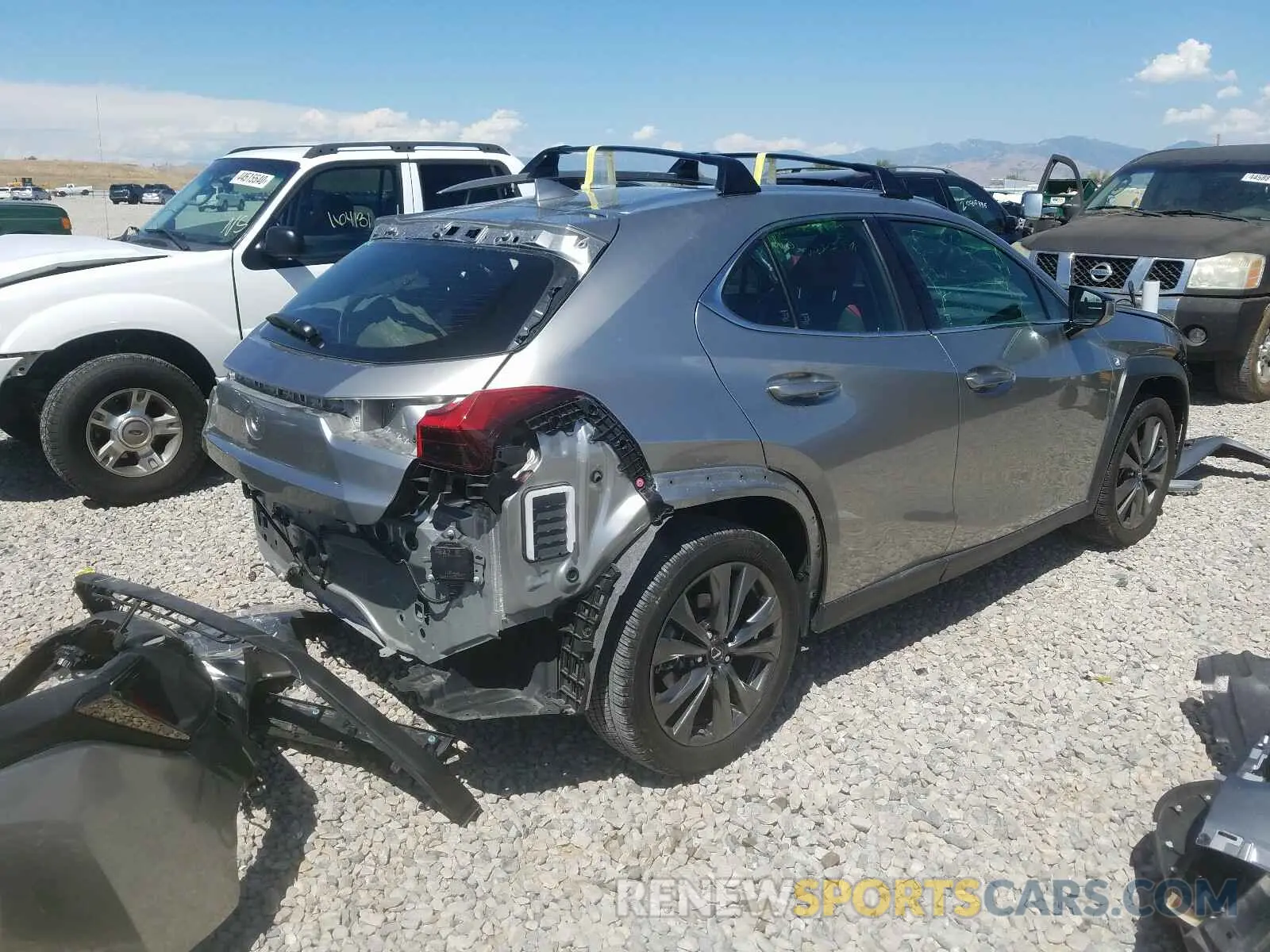 4 fotografías del automóvil dañado JTHY3JBH1K2002011 LEXUS UX 200 2019