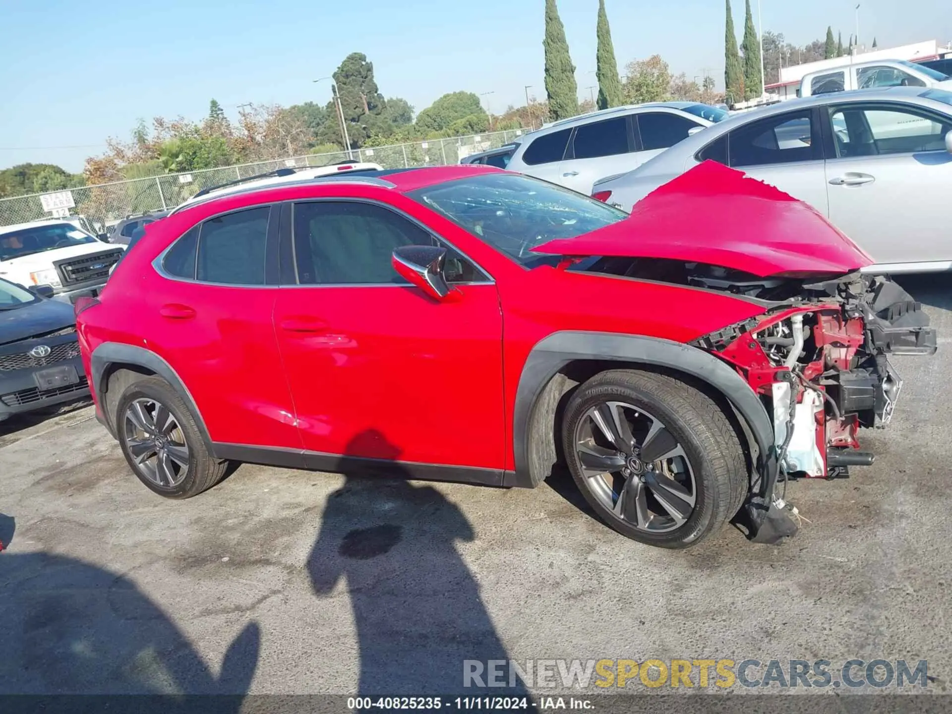14 fotografías del automóvil dañado JTHY3JBH1K2006074 LEXUS UX 200 2019