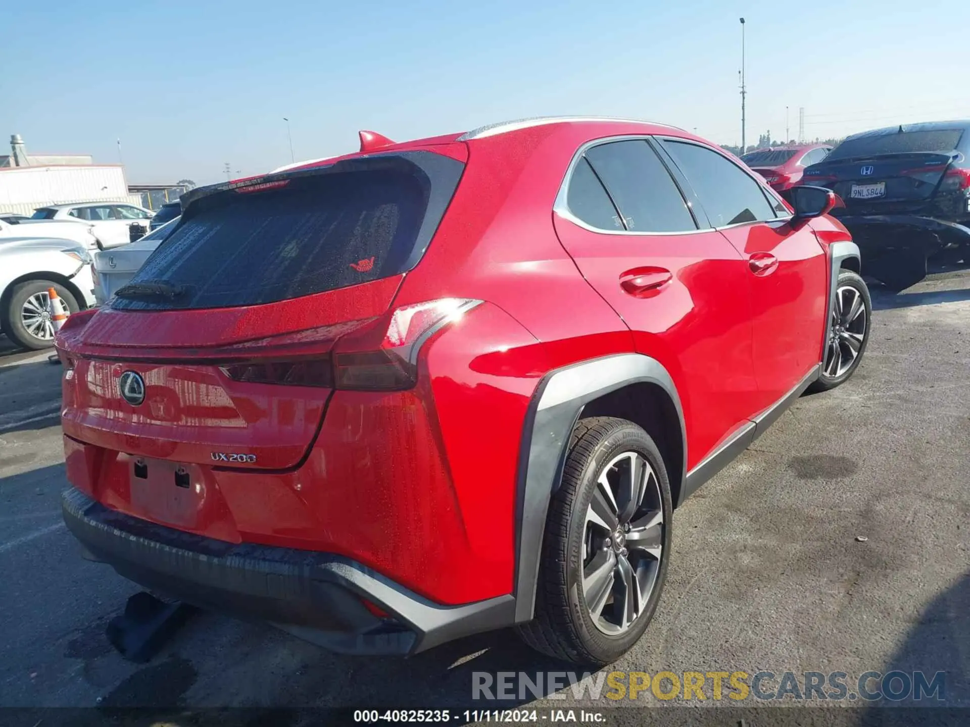 4 fotografías del automóvil dañado JTHY3JBH1K2006074 LEXUS UX 200 2019