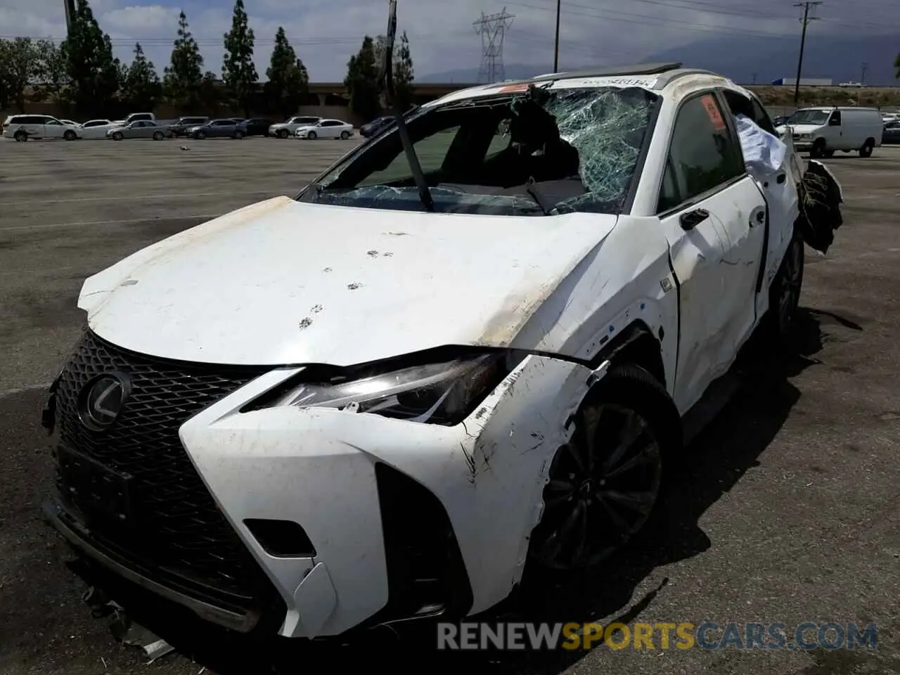 2 fotografías del automóvil dañado JTHY3JBH1K2006771 LEXUS UX 200 2019