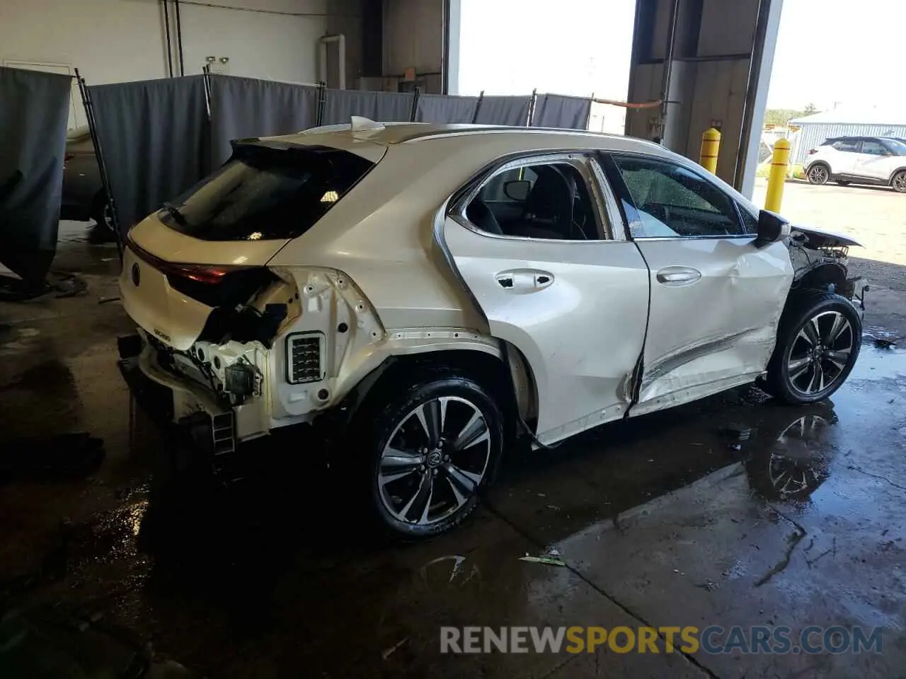 3 fotografías del automóvil dañado JTHY3JBH1K2014188 LEXUS UX 200 2019