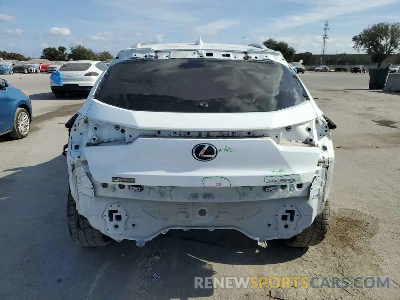 6 fotografías del automóvil dañado JTHY3JBH1K2018001 LEXUS UX 200 2019