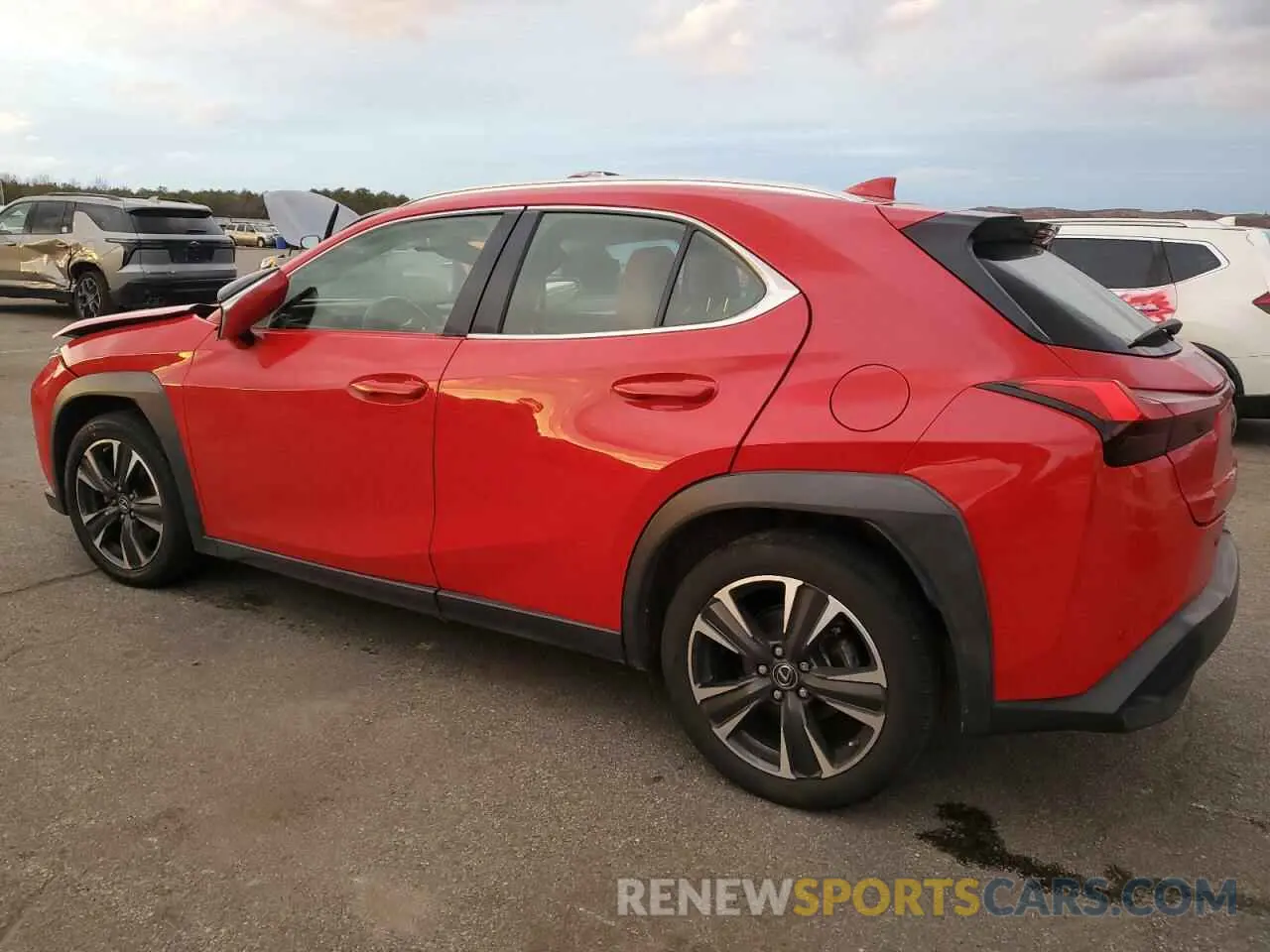 2 fotografías del automóvil dañado JTHY3JBH1K2018094 LEXUS UX 200 2019