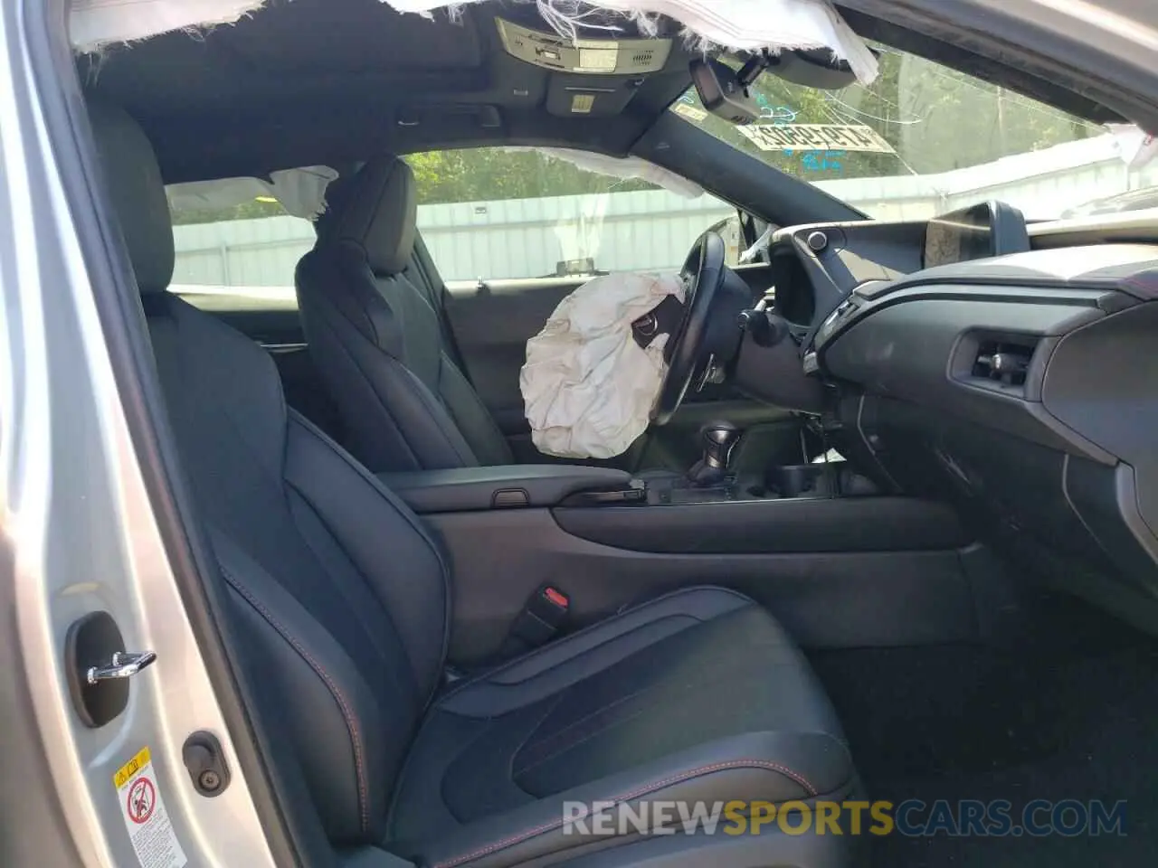 5 fotografías del automóvil dañado JTHY3JBH1K2018841 LEXUS UX 200 2019