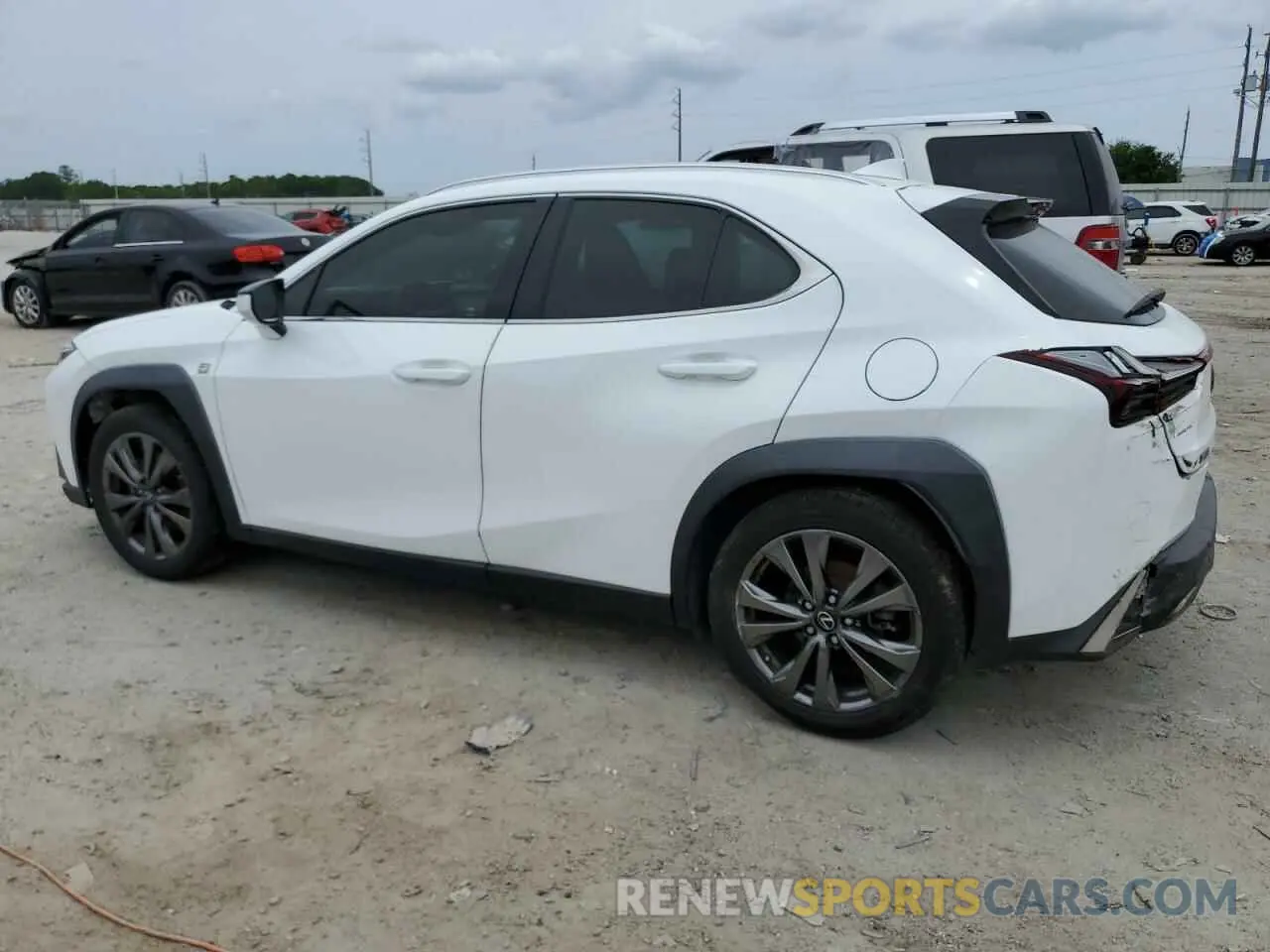 2 fotografías del automóvil dañado JTHY3JBH2K2003779 LEXUS UX 200 2019