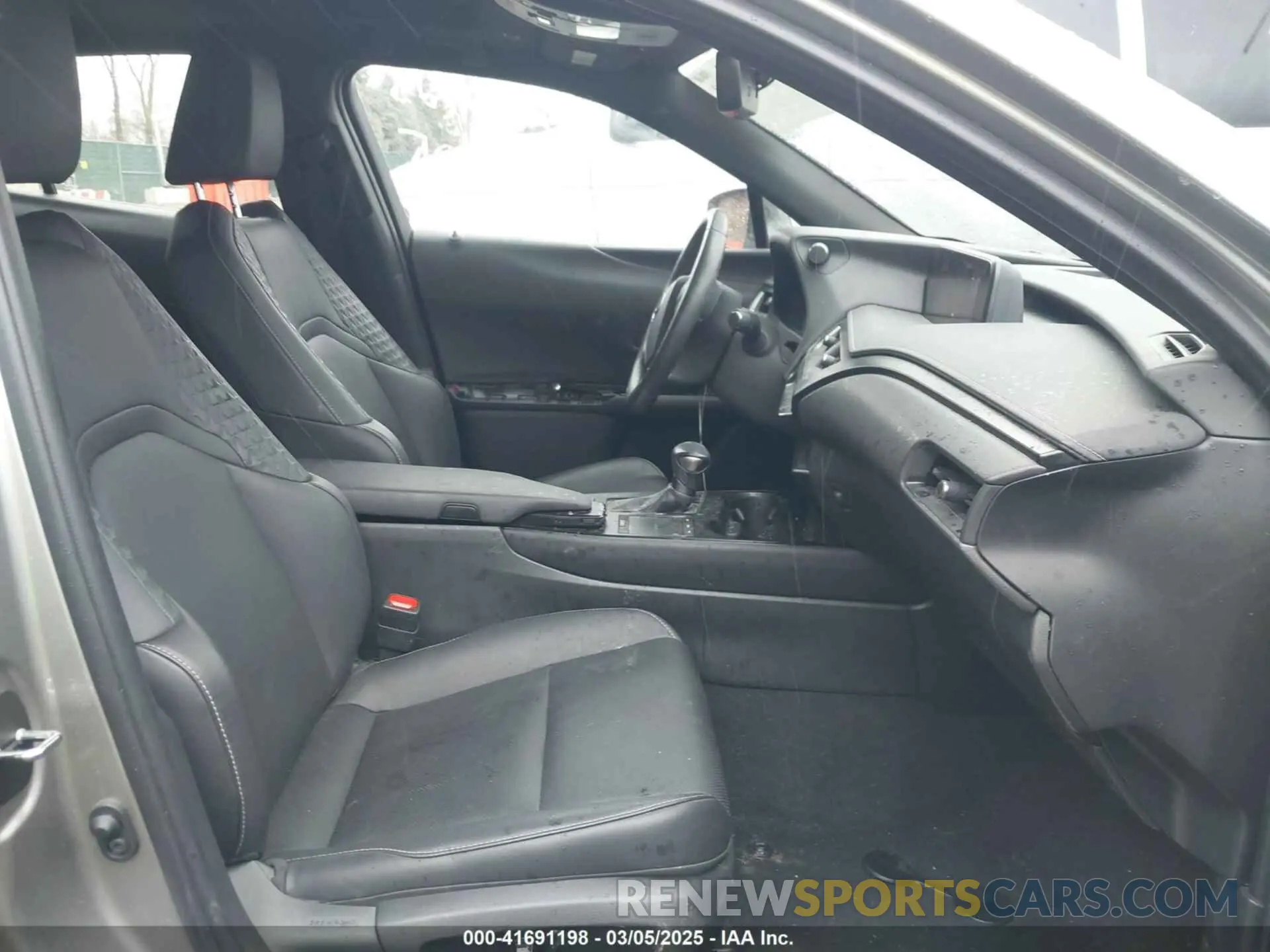 5 fotografías del automóvil dañado JTHY3JBH2K2019965 LEXUS UX 200 2019
